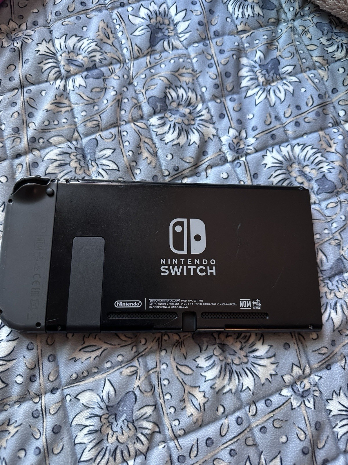 Nintendo Switch HAC-001 Black Handheld Console Wi-Fi Capability (read)