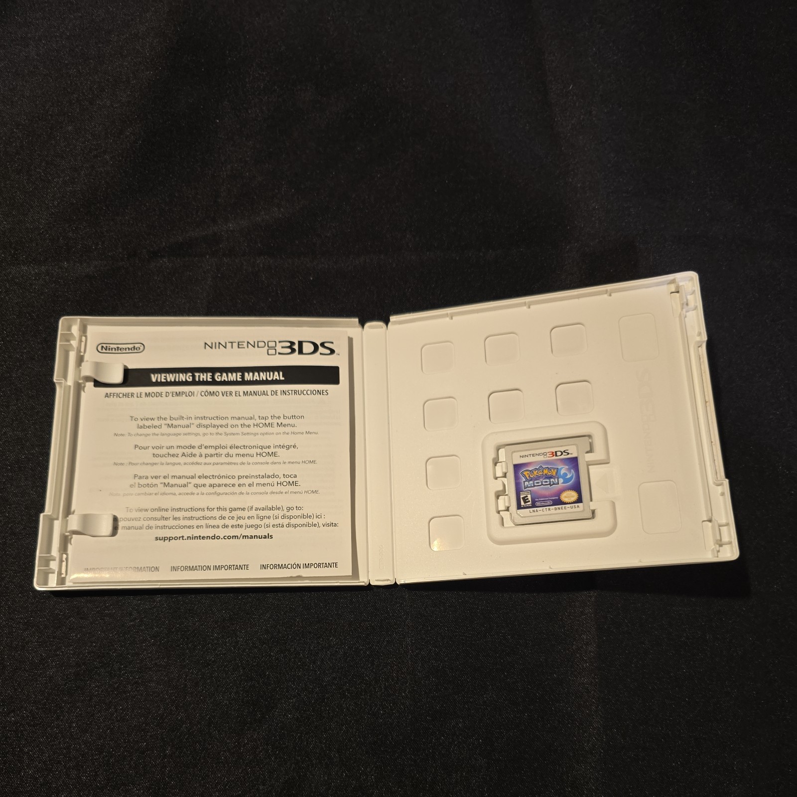 Pokémon Moon (Nintendo 3DS, 2016) Good Condition With Case