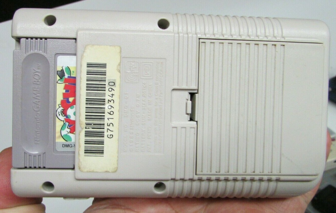 Original Nintendo Game Boy Handheld System DMG-01 & Original YOSHI WORKS GREAT