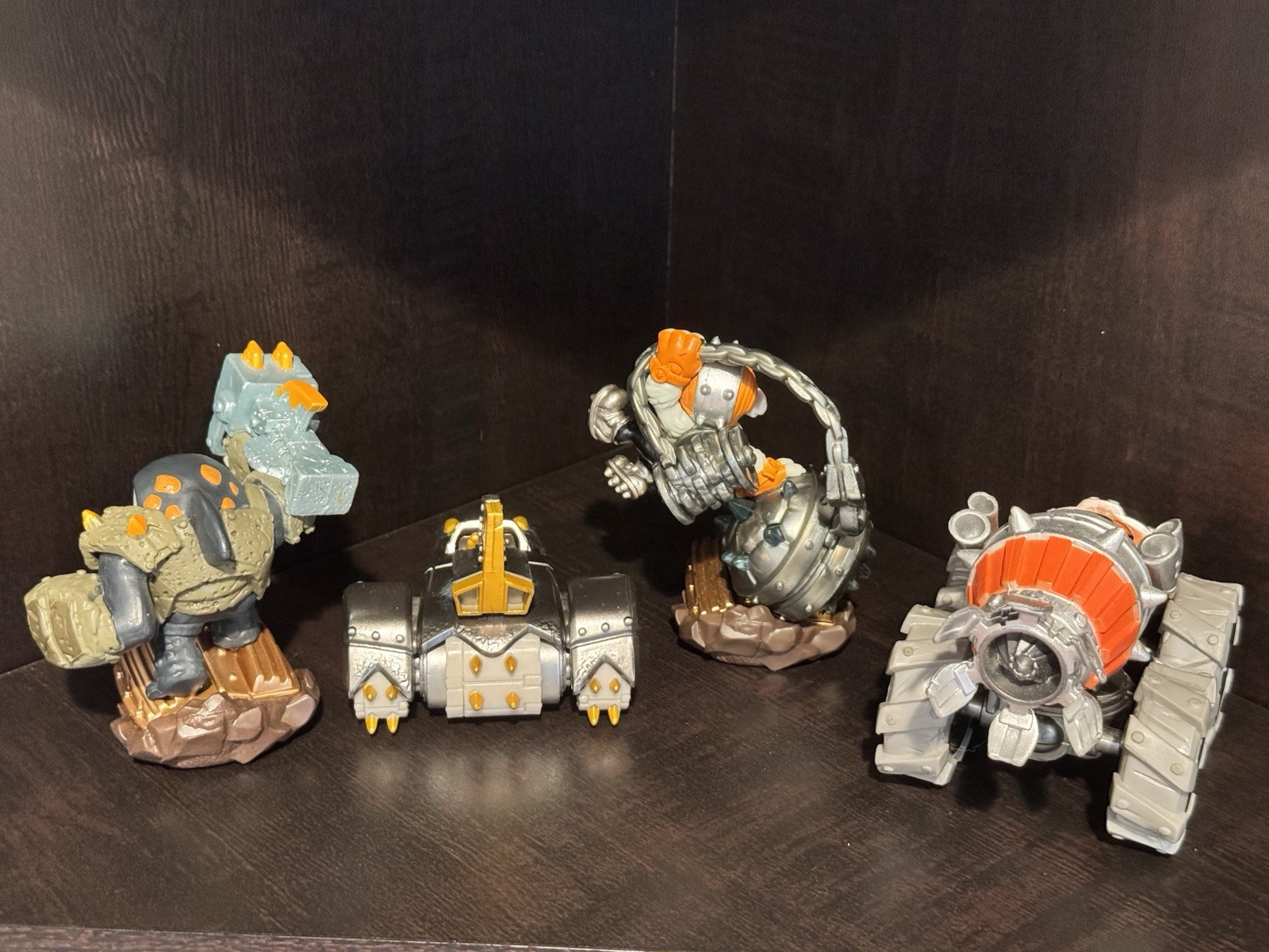Skylanders Superchargers Earth Smash Hit & Thump Truck + Terrafin & Shark Tank