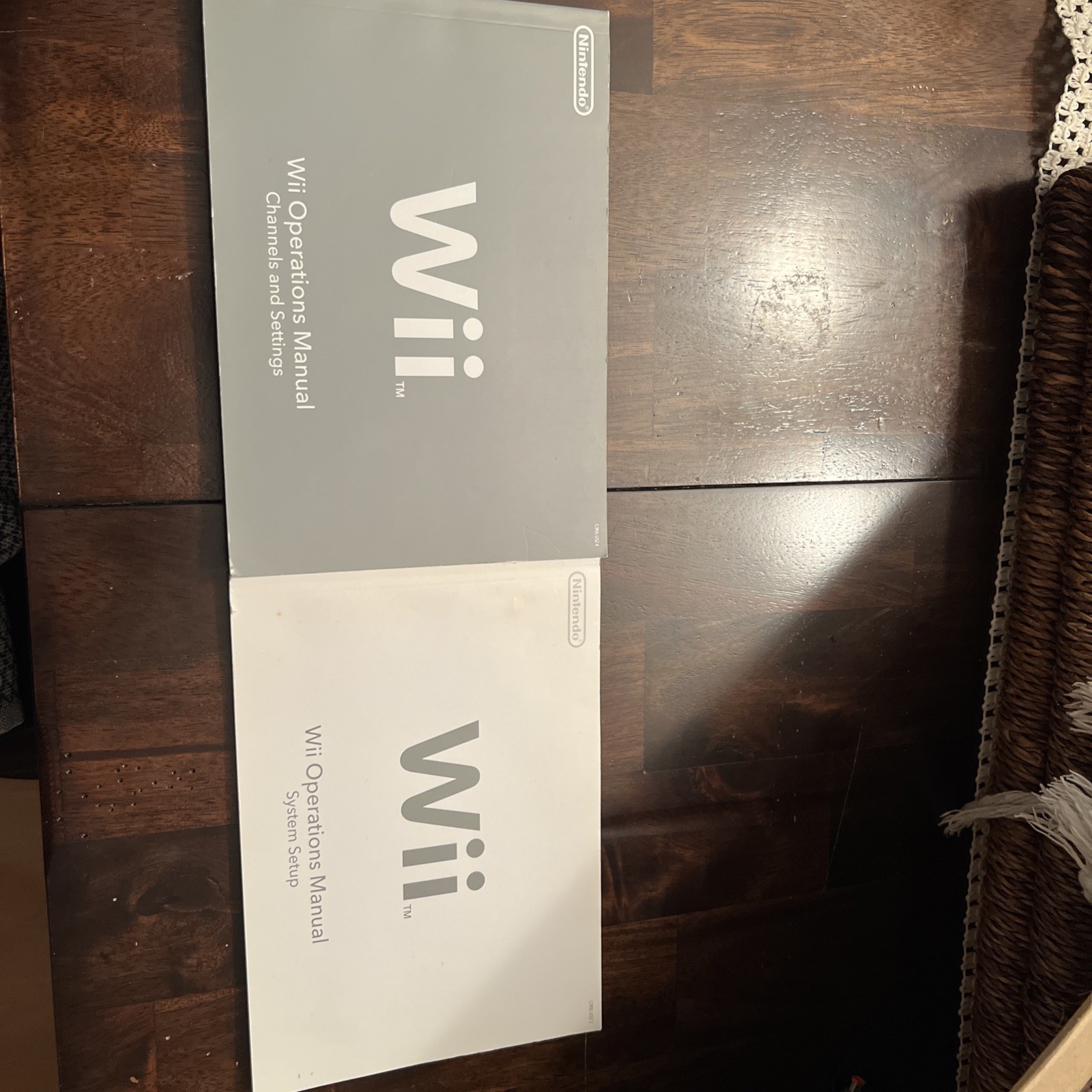 Nintendo Wii Operations Manual Set – Silver and White
