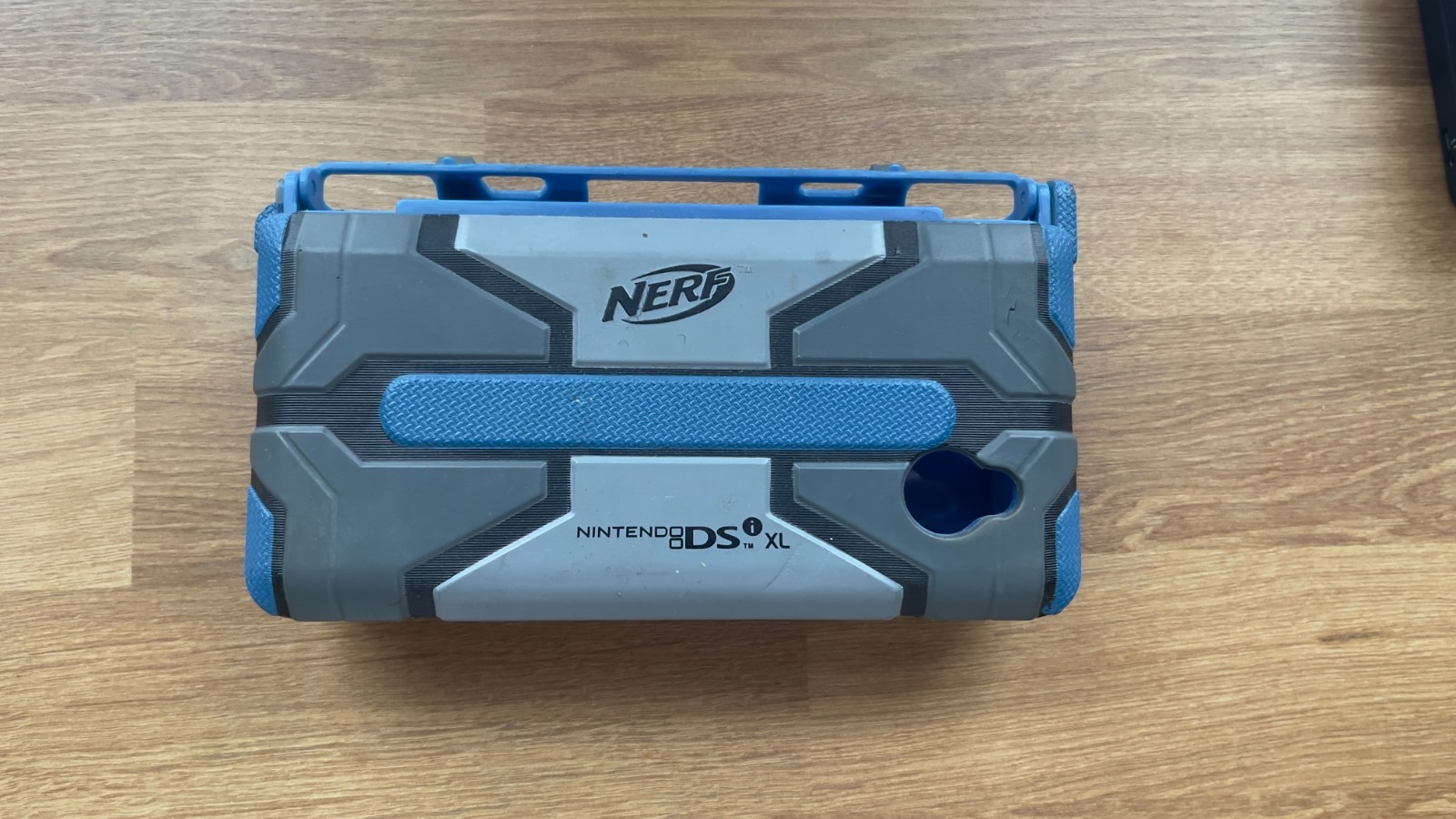 Nintendo DSi XL Blue w/ Nerf Case and LotR – Working *No Charger or Stylus*