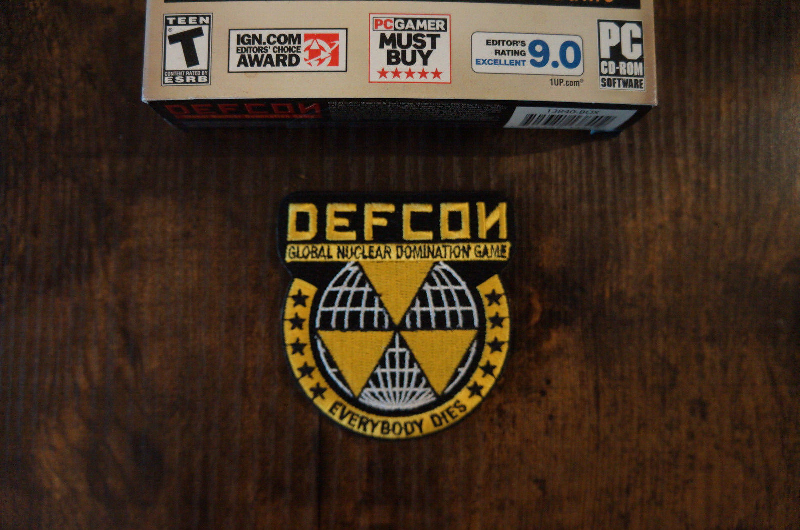 Unopened! Classic PC Game DEFCON with embroidered patch bundle. Rare Item