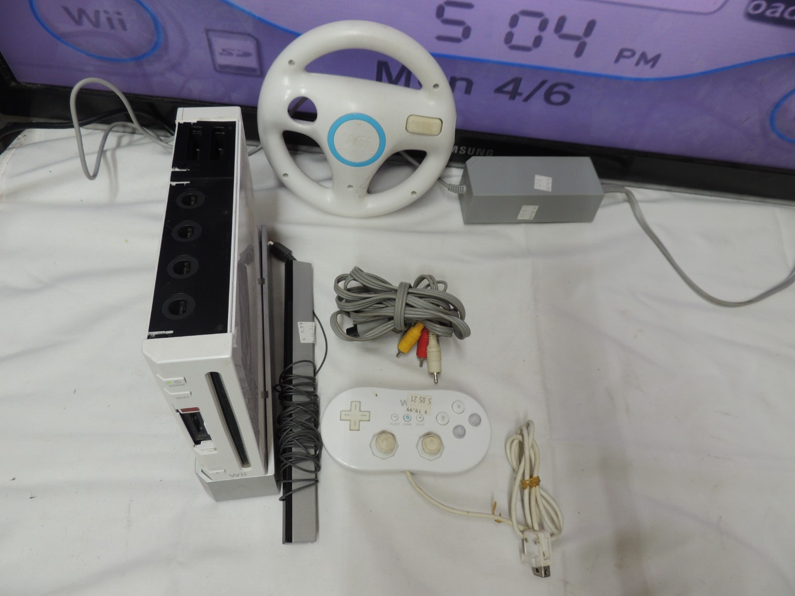 Nintendo Wii – RVL-001 White Bunddle #15