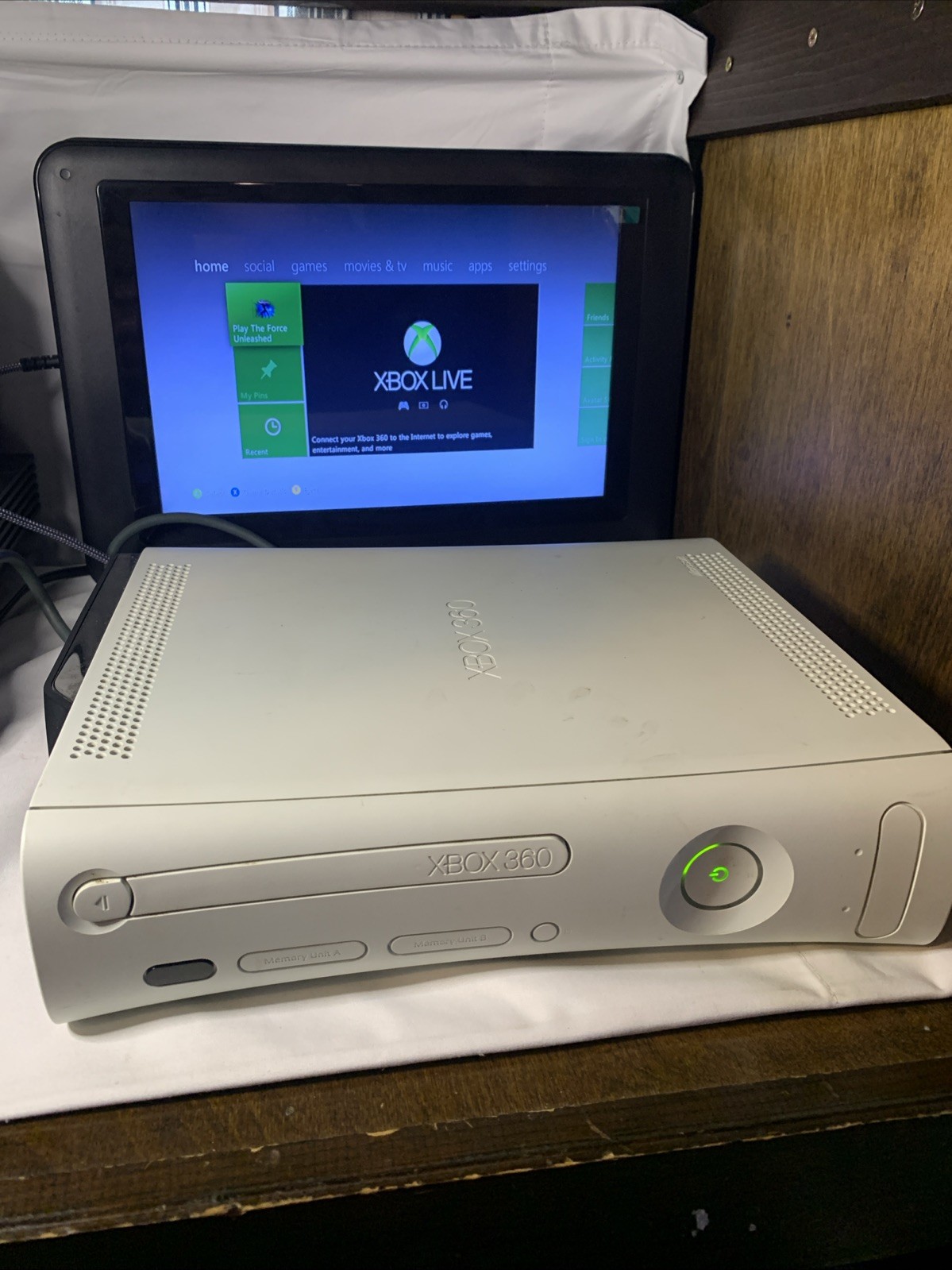 Xbox 360 Console With 120GB HDD White Console W Power Cord & 1 Game