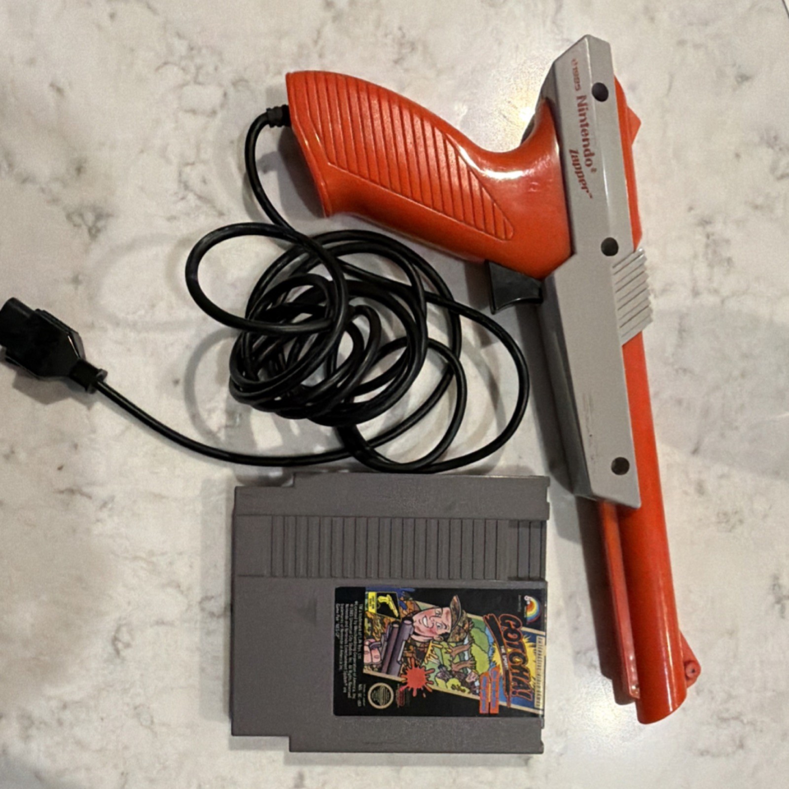 Nintendo NES Zapper Light Gun Wired Controller Orange Gray w/ Gotcha NES Game