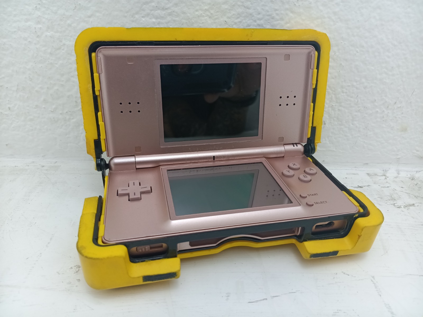 Nintendo DS lite pink console bundle w/ 7 games – Tested “read”
