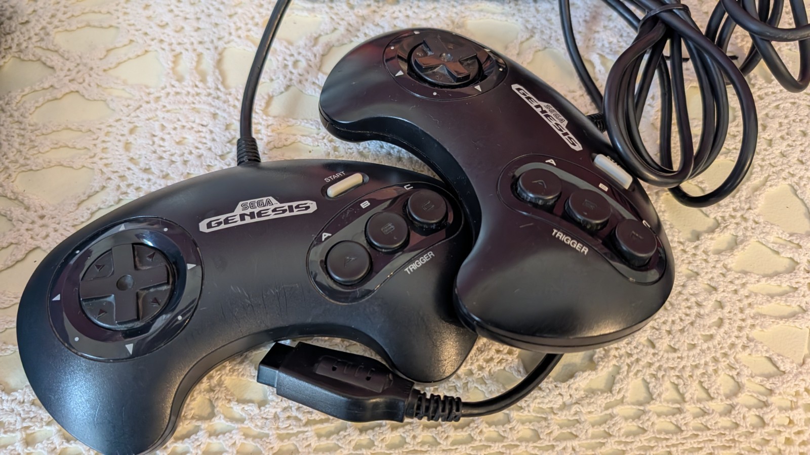 Sega Genesis 2 Console Controllers games Lion King Baseball MK-1631 Tested No AV