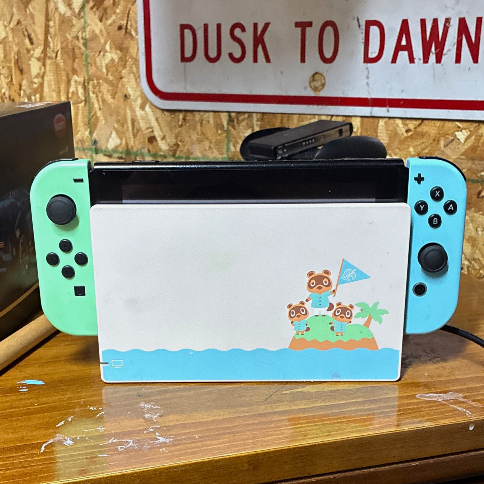 Nintendo Switch Animal Crossing Edition Console Blue/Green Joy-Cons Tom Nook