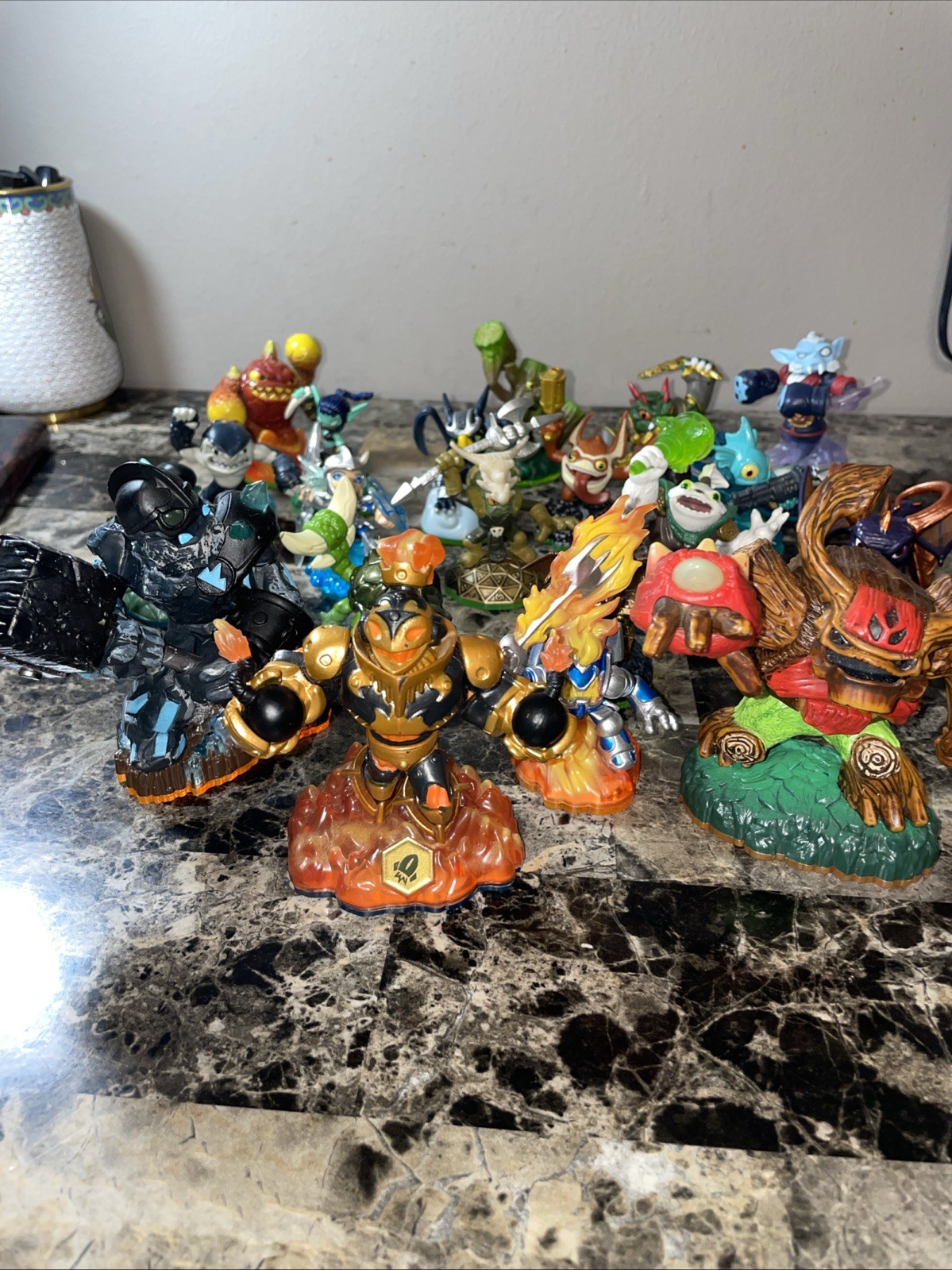 Lot 20 Used Activision Skylanders With 2 Giants And 18 Figures, Add 2URCOLLECTON