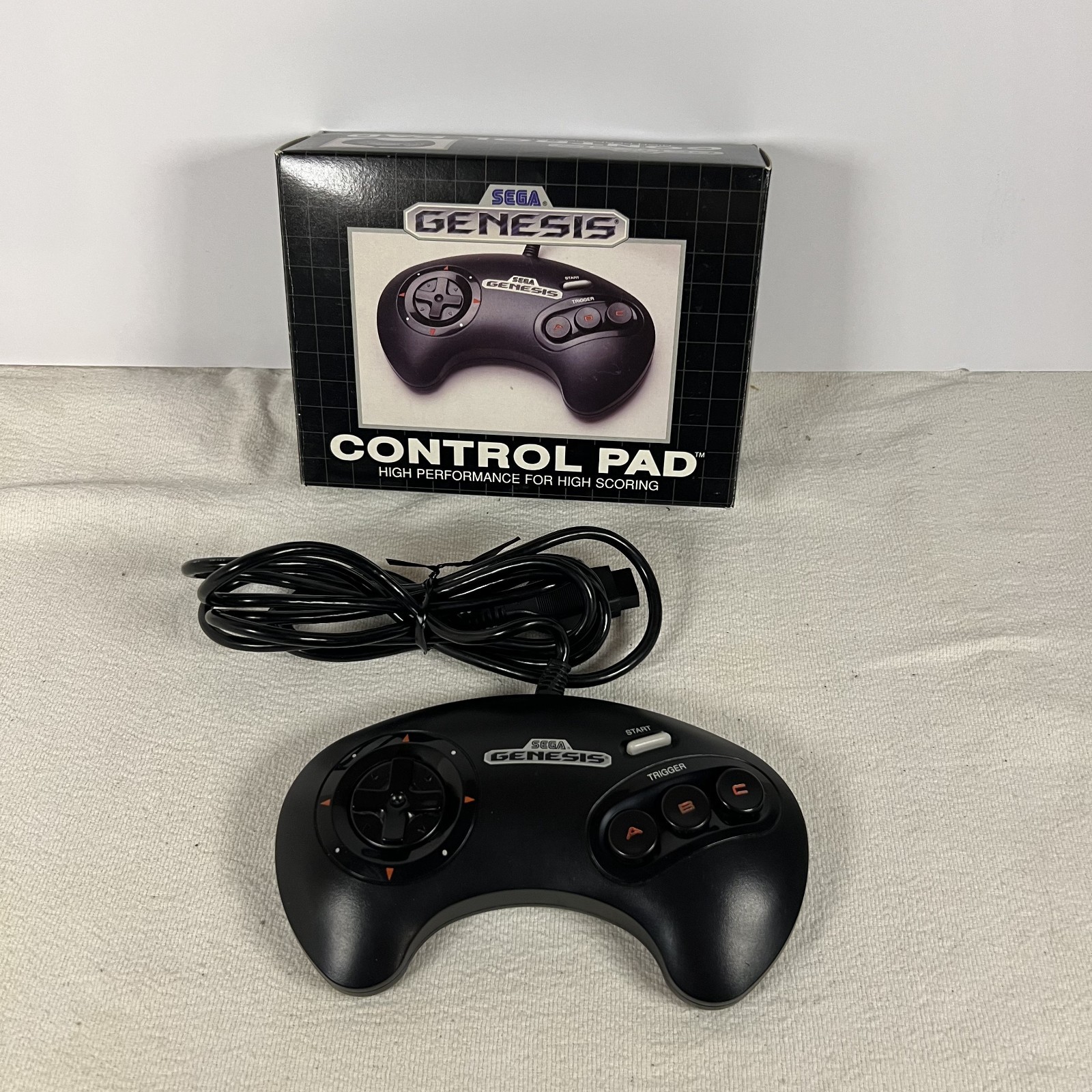 OEM Official Sega Genesis Control Pad 3 Button Controller 1650 With Box Tested