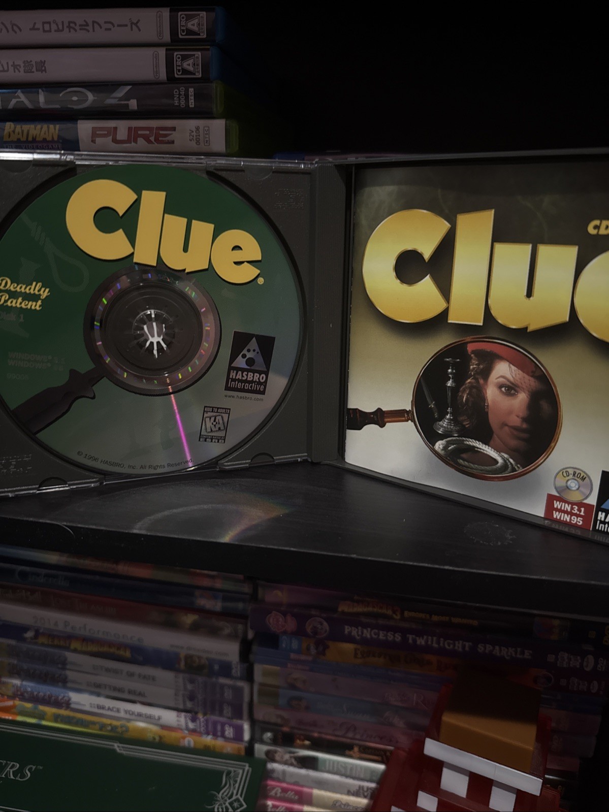 CLUE PC Game Vintage 1996 CD-ROM (not sure if disk works, selling as is)