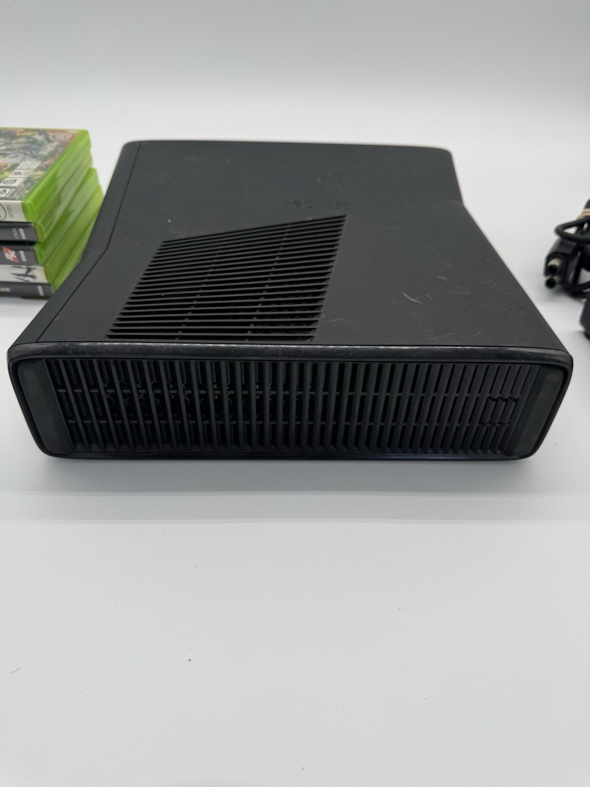 Microsoft Xbox 360 Slim 320GB Console Bundle Tested Working