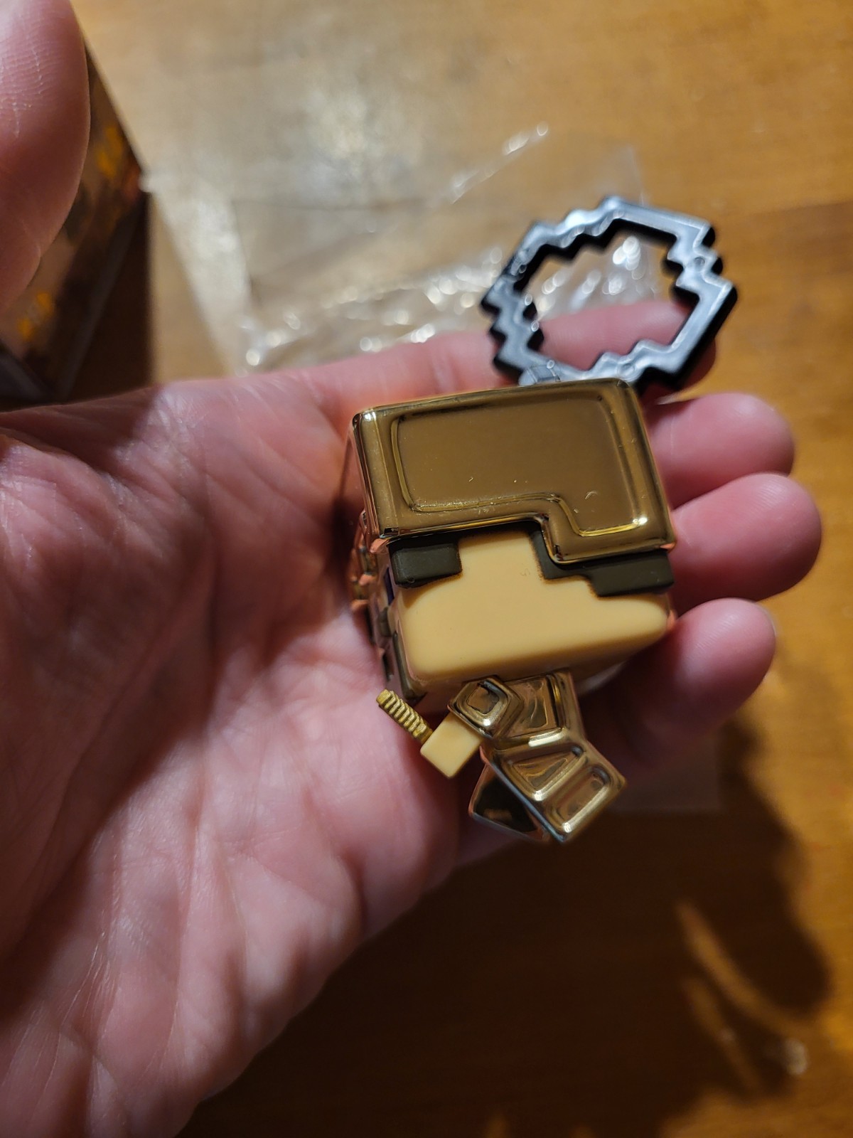Minecraft GOLD ARMOR STEVE 24K Chase Backpack Hangers Series 4 Mojang RARE