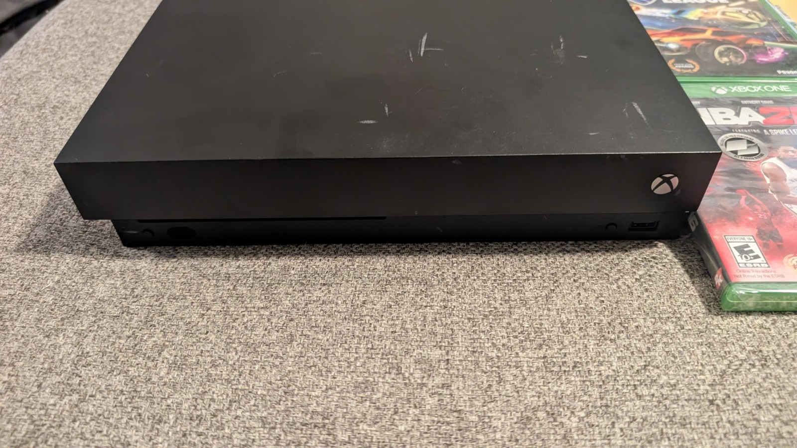 Microsoft Xbox One X 1TB Black Home Console Bundle 1 Controller 5 Games READ