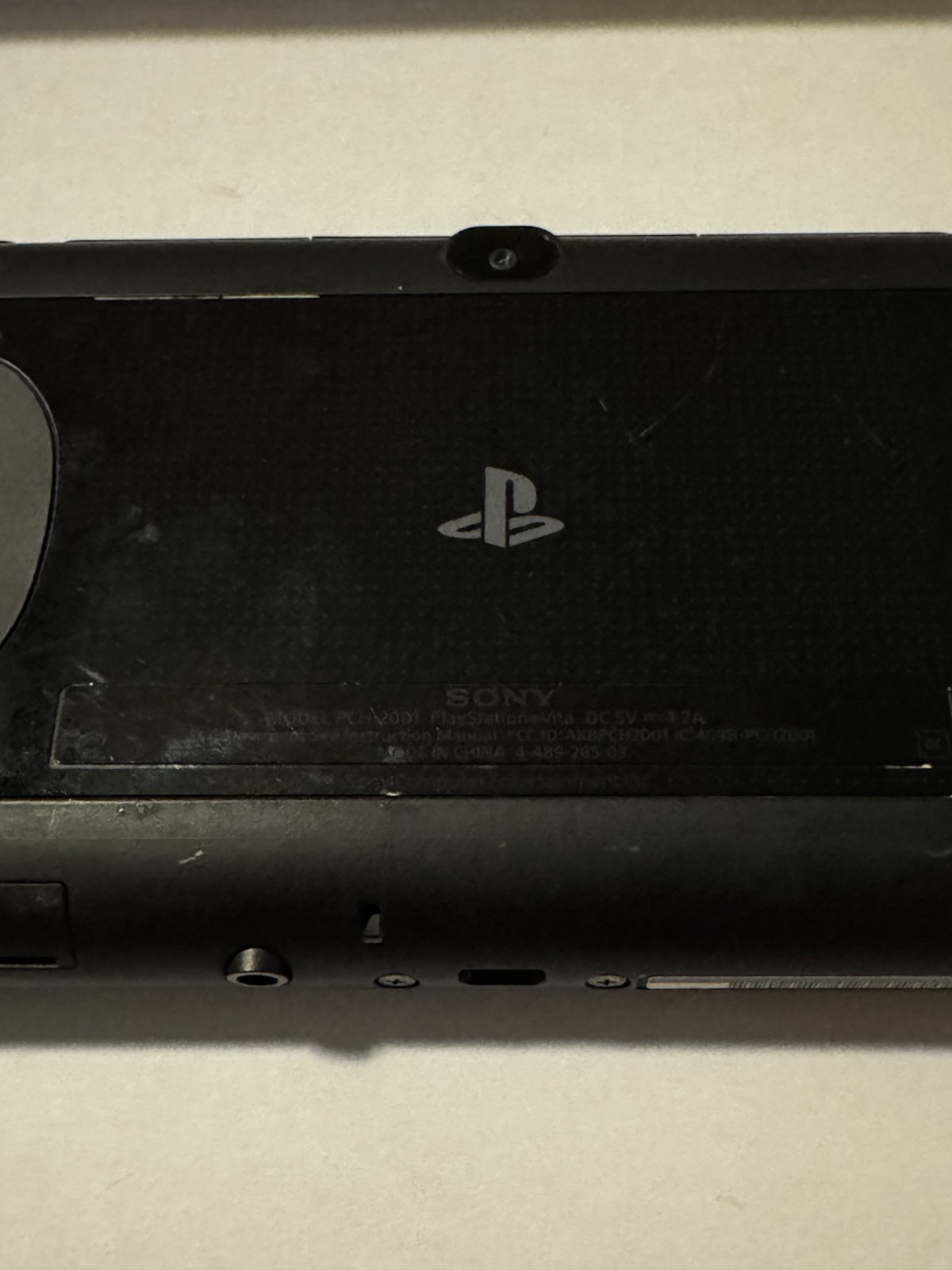 Sony PlayStation Vita Slim PCH-2001 W/8GB Sony PS Vita Memory Card With Case