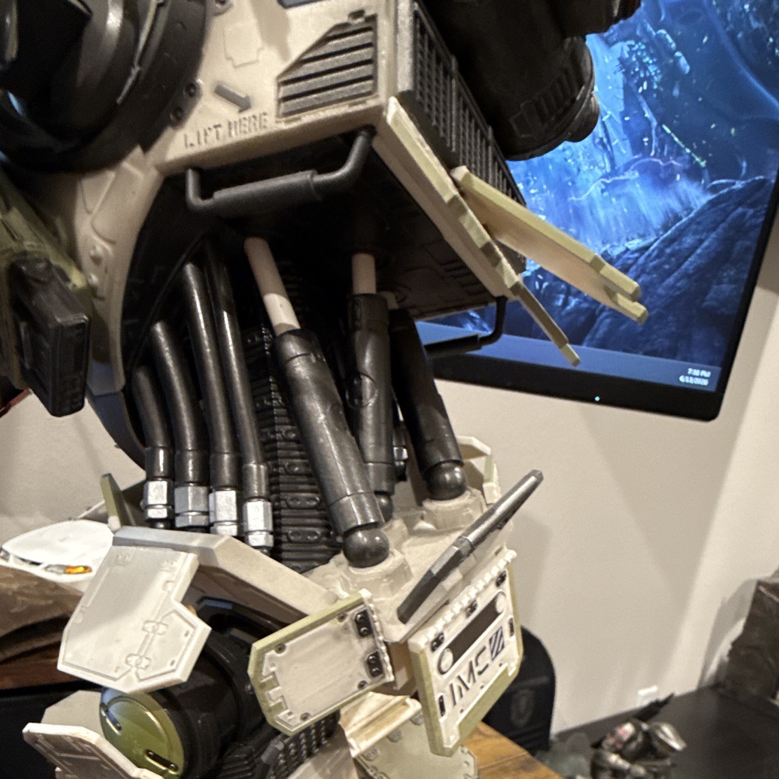 Titanfall 2 Collectible Mech Statue/Figure w/ Pilot & “TITANFALL 2” Bracelet