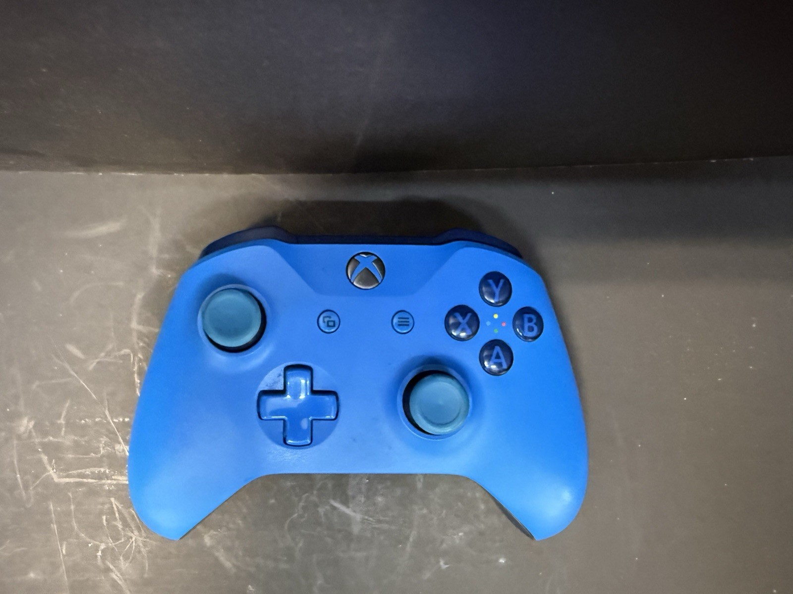 Microsoft Xbox Series X|S Wireless Controller 2 – Shock Blue & Black & Cover