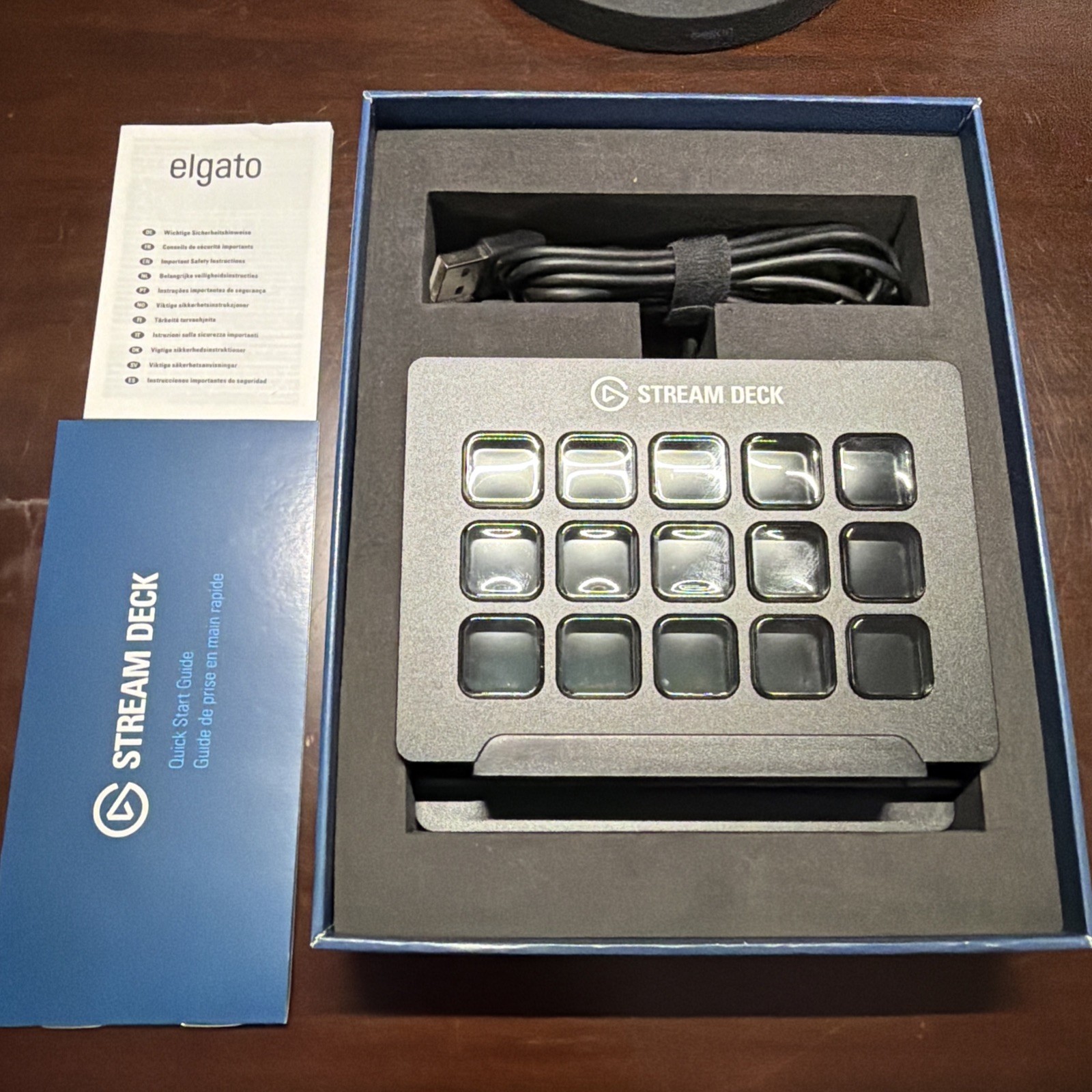 Elgato Stream Deck – Live Production Controller with 15 Customizable LCD Keys