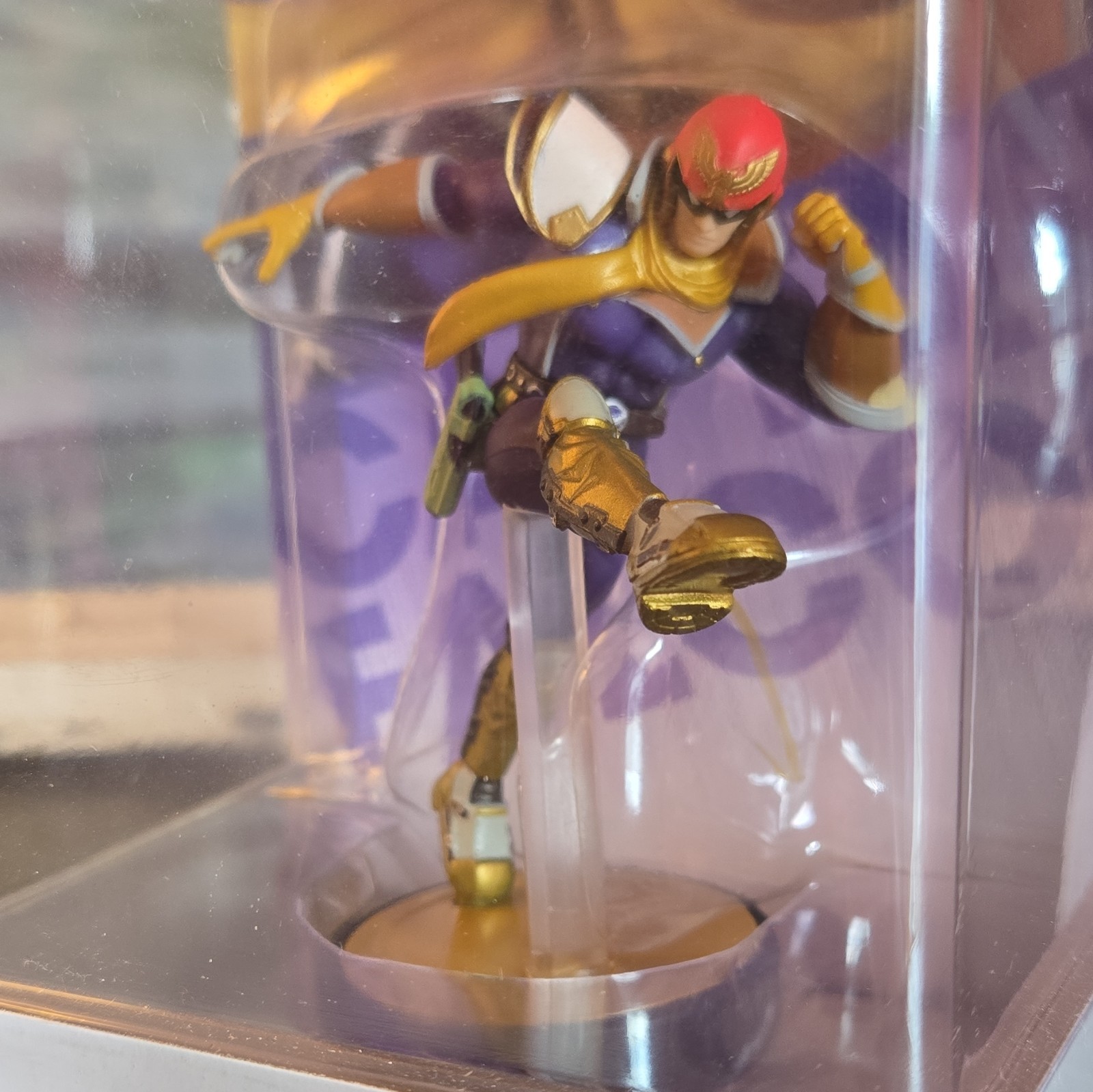 Nintendo amiibo Captain Falcon Collectible Figure for Super Smash Bros.