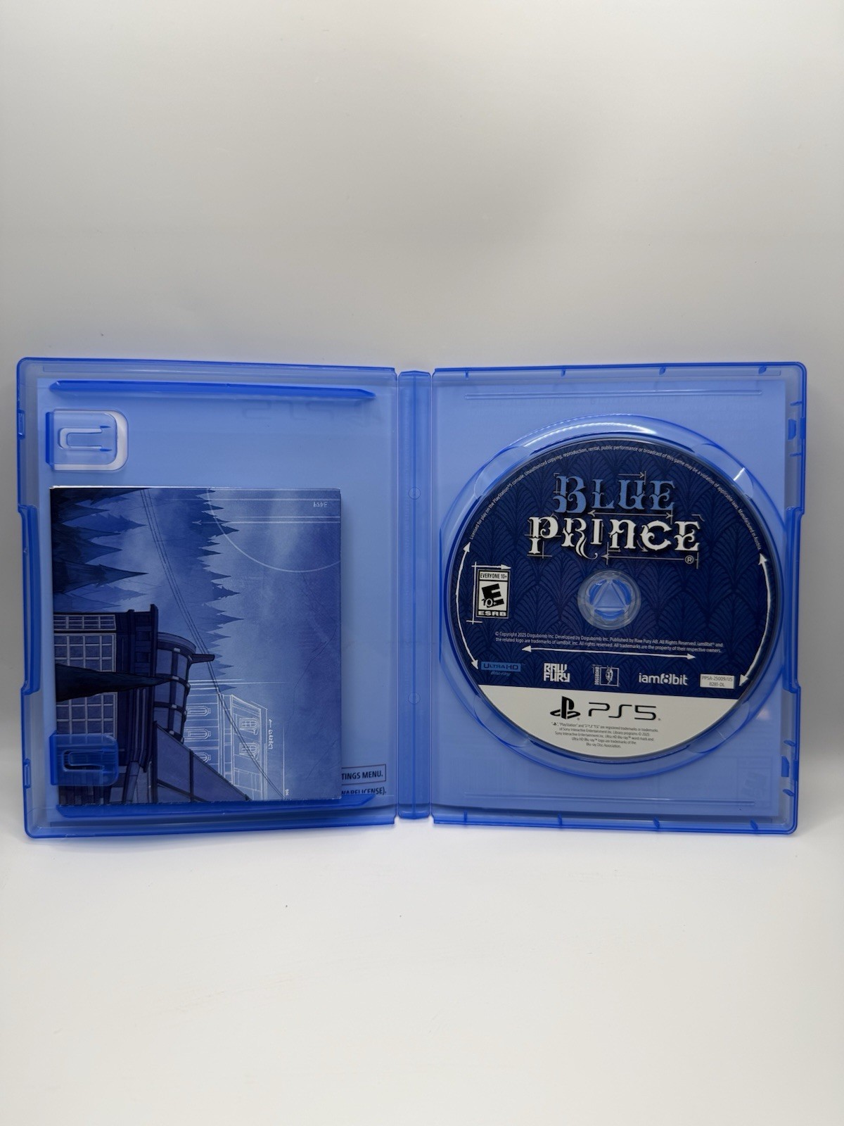 Blue Prince Day One Edition (POSTER INCLUDED) – Sony PlayStation 5