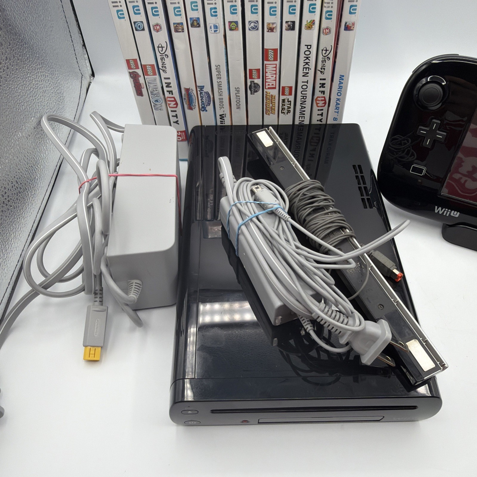 Nintendo Wii U 32GB Deluxe Console & 14-Game Mega Bundle