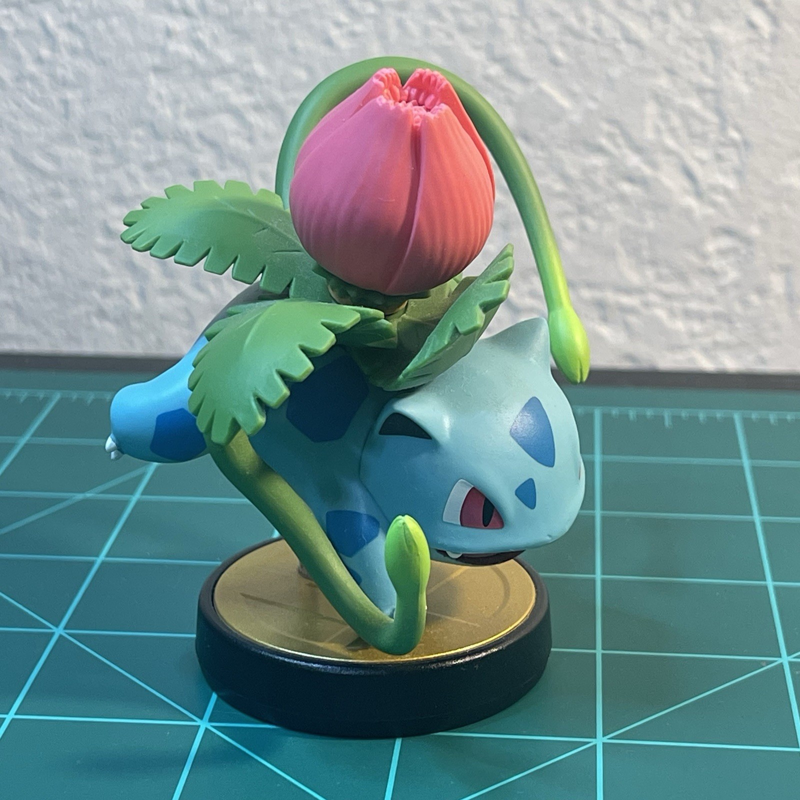 Nintendo amiibo Super Smash Bros. – Ivysaur Character Figure