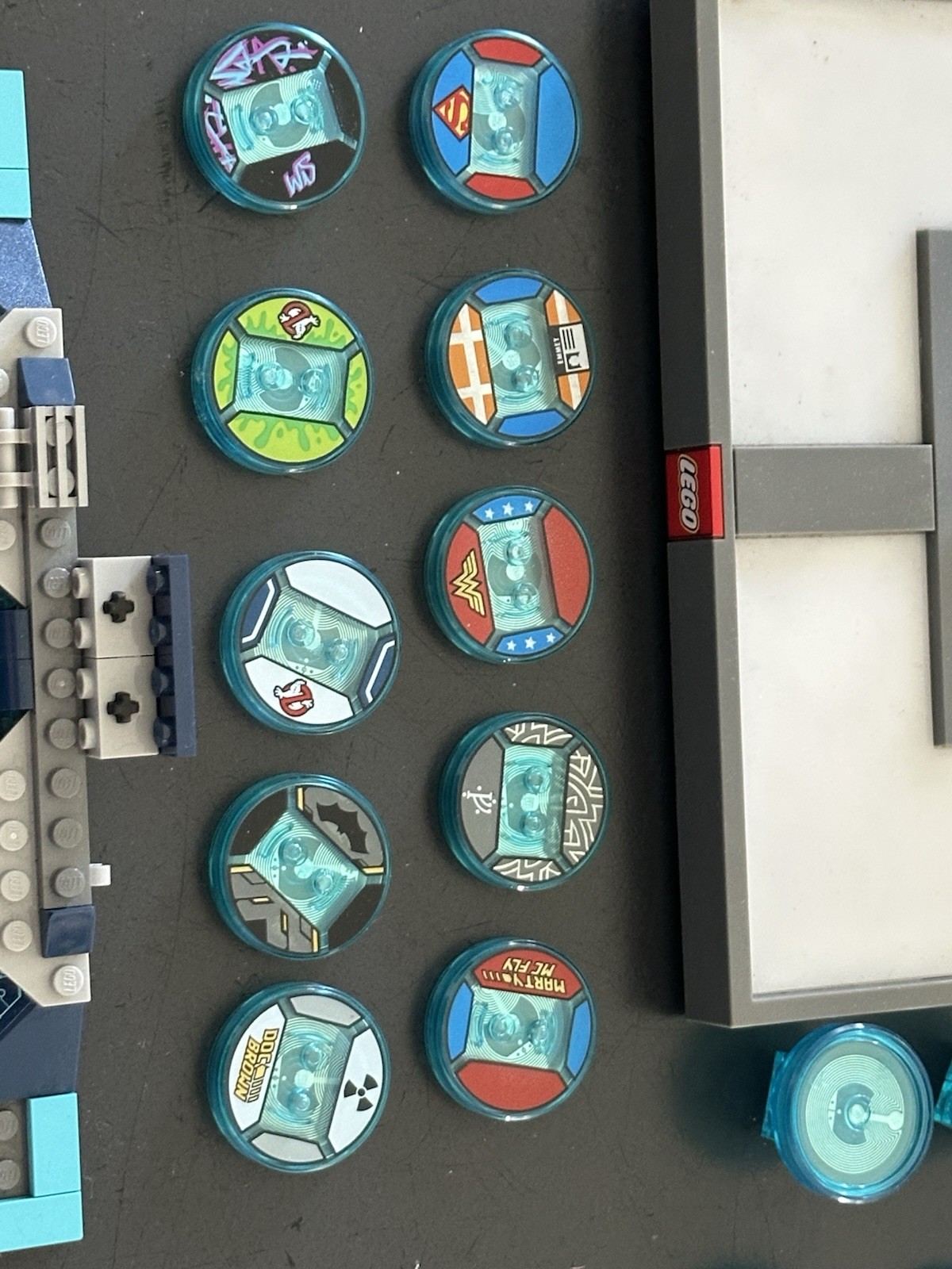 LEGO dimensions Toy Pay & Game Tokens Lot Portal Base, NFC Discs + Accessories