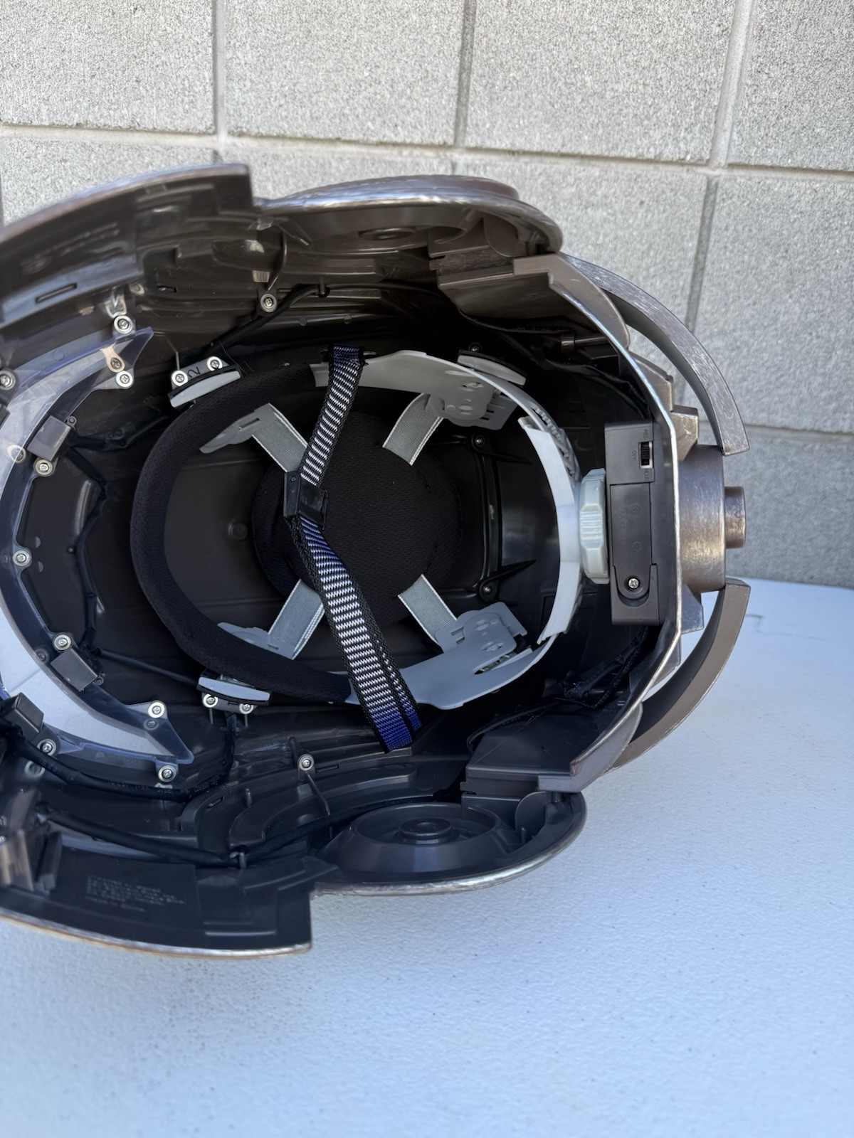 MASS EFFECT LEGENDARY CACHE N7 Helmet (NO BOX – NO GAME)