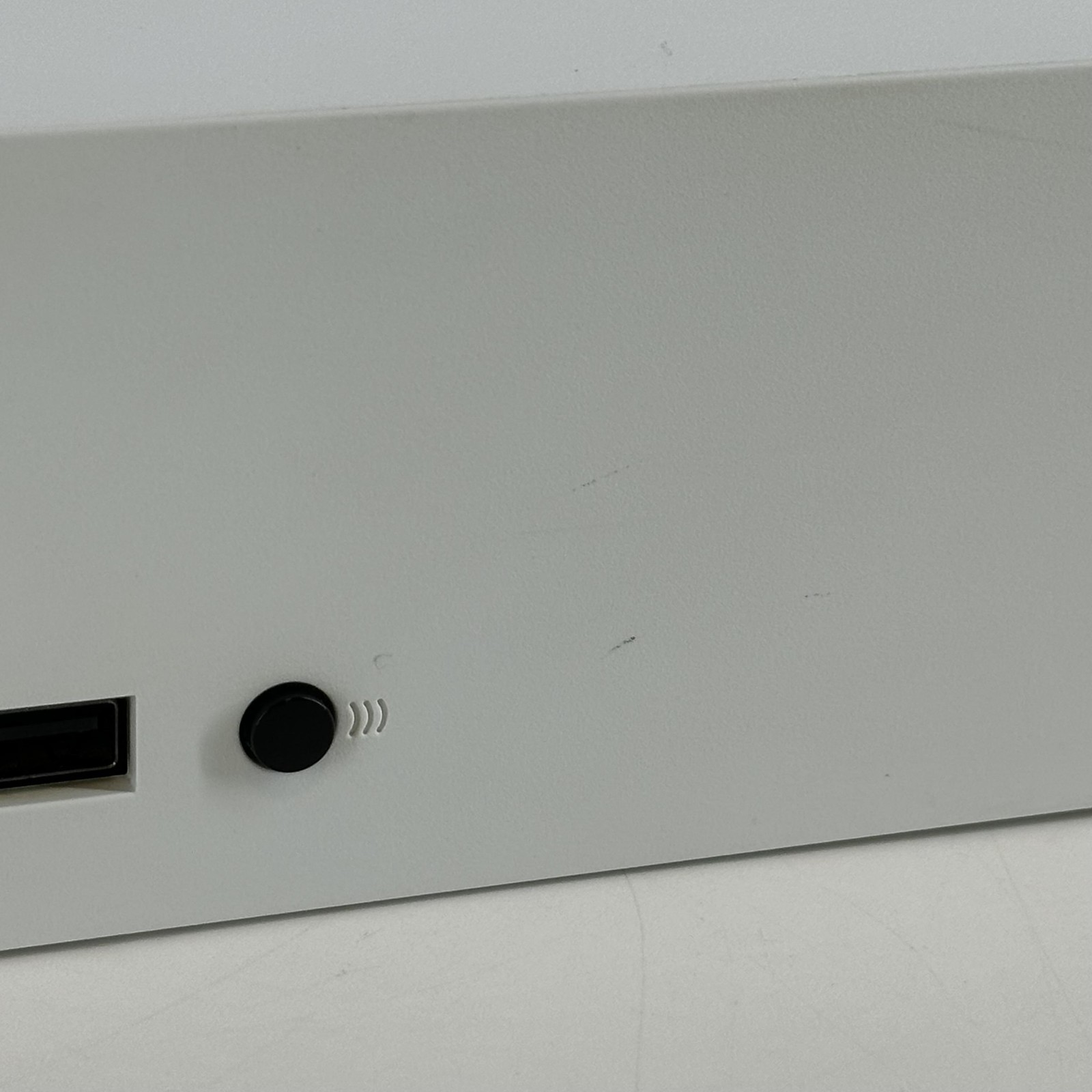 Microsoft Xbox Series S Console White 512GB w/ HDMI – Very Good w/ Smoke Odor