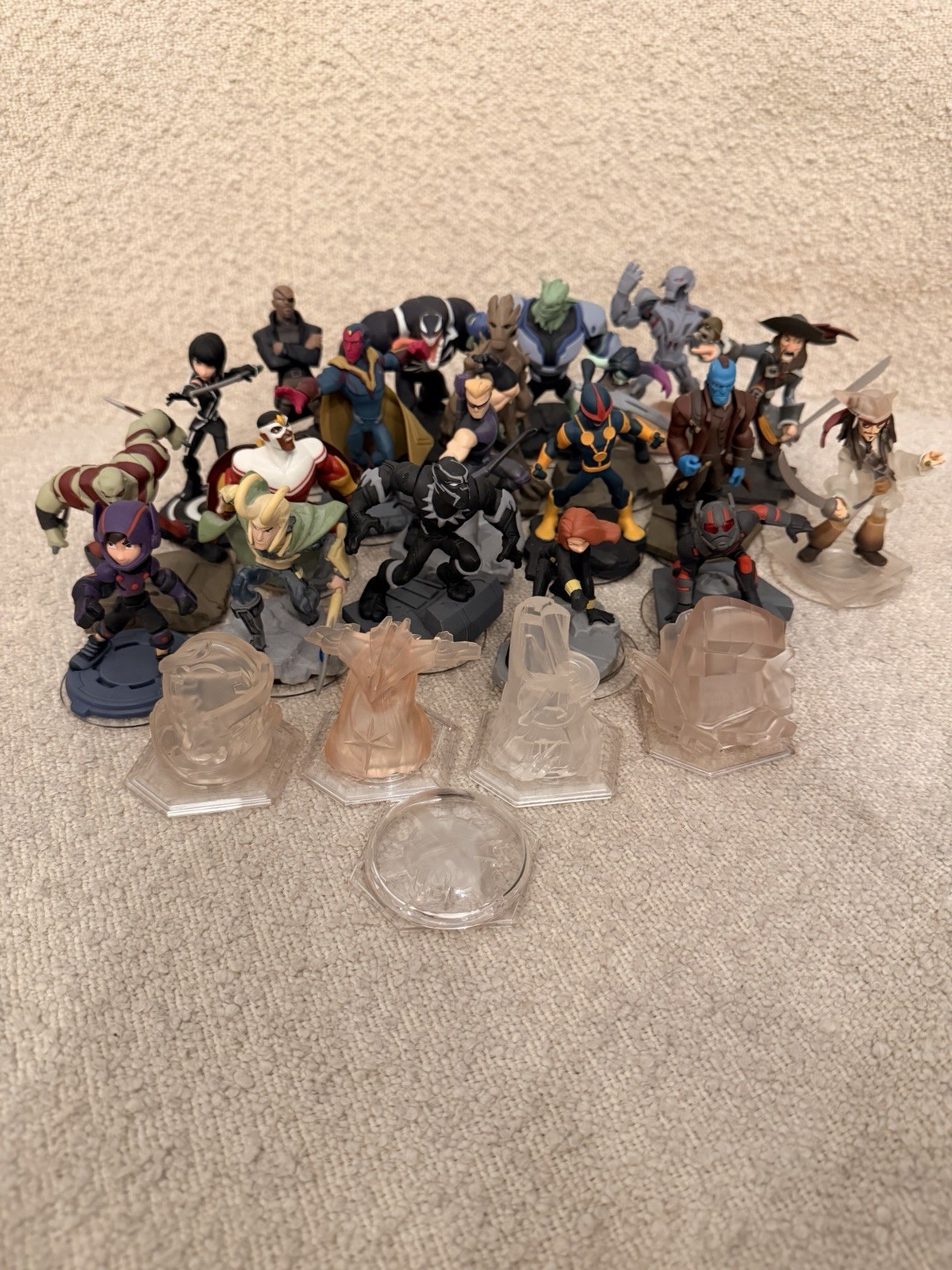 HUGE Disney Infinity 2.0 & 3.0 Figure Lot w/ power discs and more