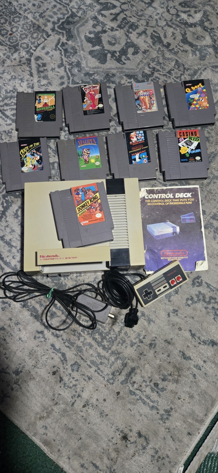 Nintendo NES Entertainment System Console Bundle w/ Games, Controller