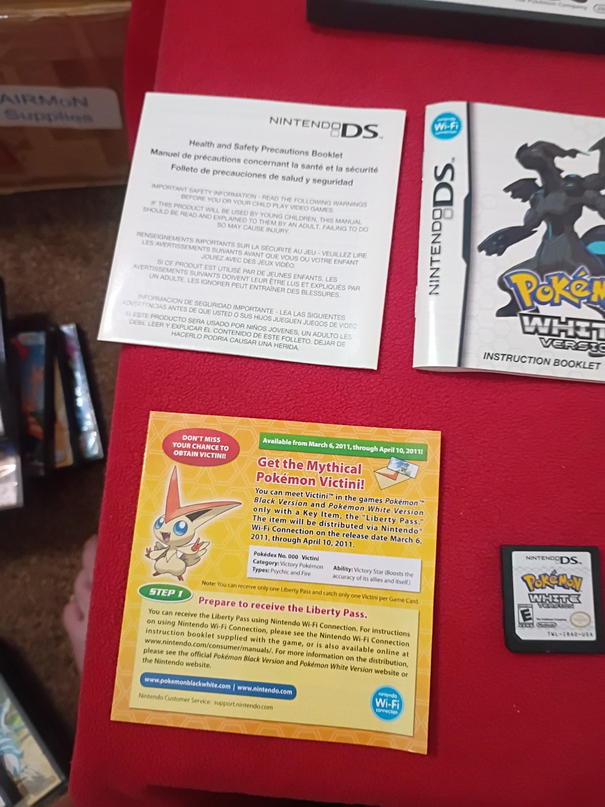 Pokemon White Version Nintendo DS, 2011 Complete CIB W/ Inserts Authentic Tested