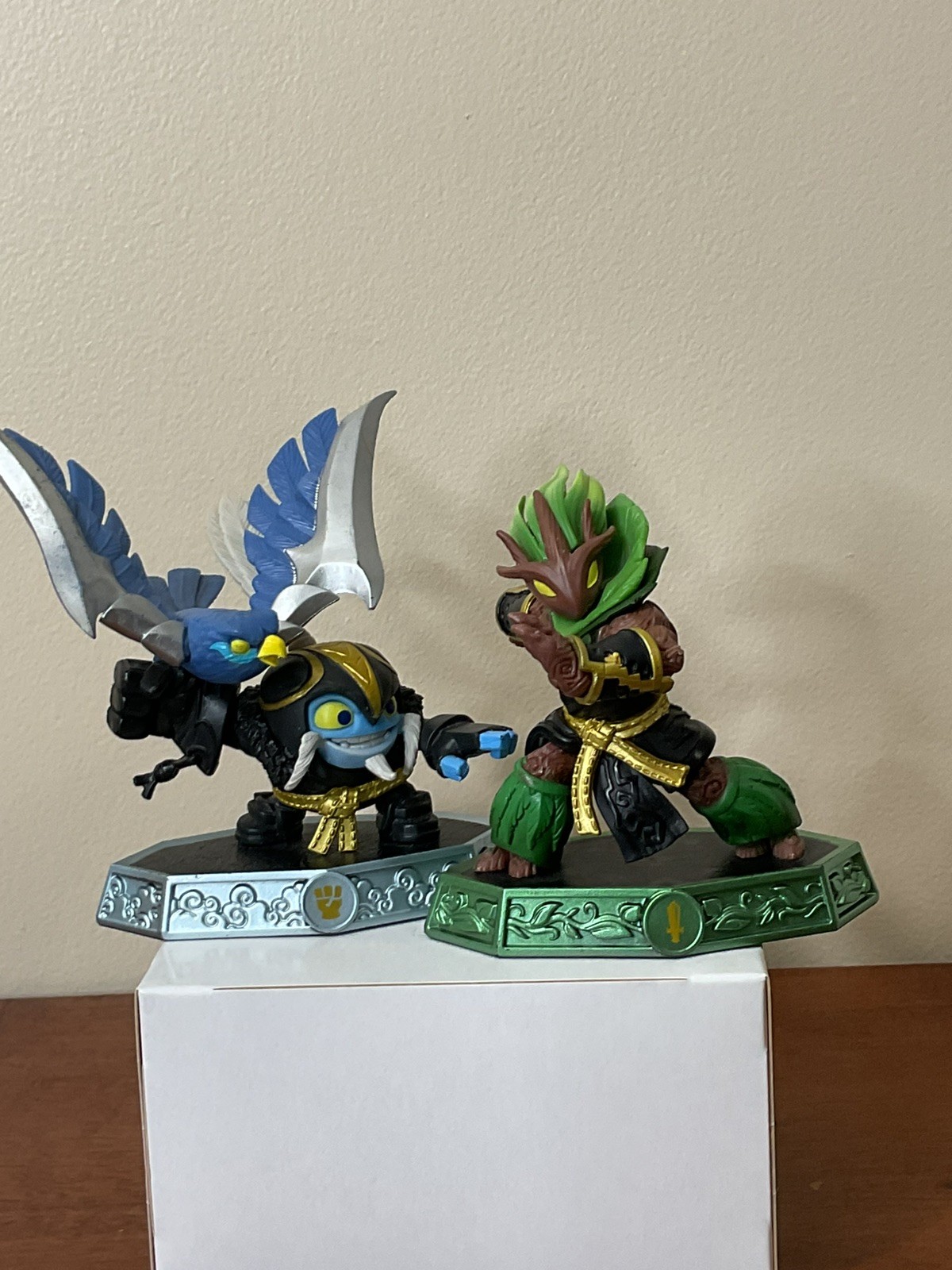 Skylanders Air Strike and Ambush Lot of 2 Action Figures Untested