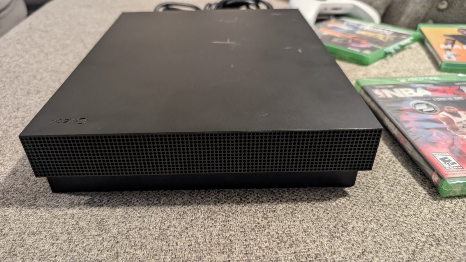 Microsoft Xbox One X 1TB Black Home Console Bundle 1 Controller 5 Games READ