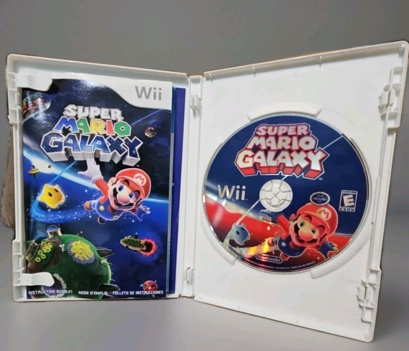 Super Mario Galaxy Game (Nintendo Wii, 2007) Complete With Manual