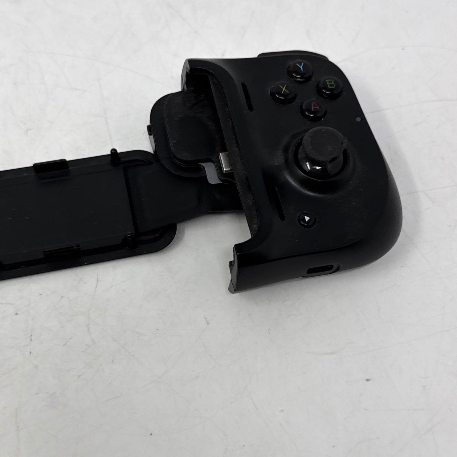 Razer Game Vice RZ06-0290 Mobile Game Controller Attachment Tested Working USB-C