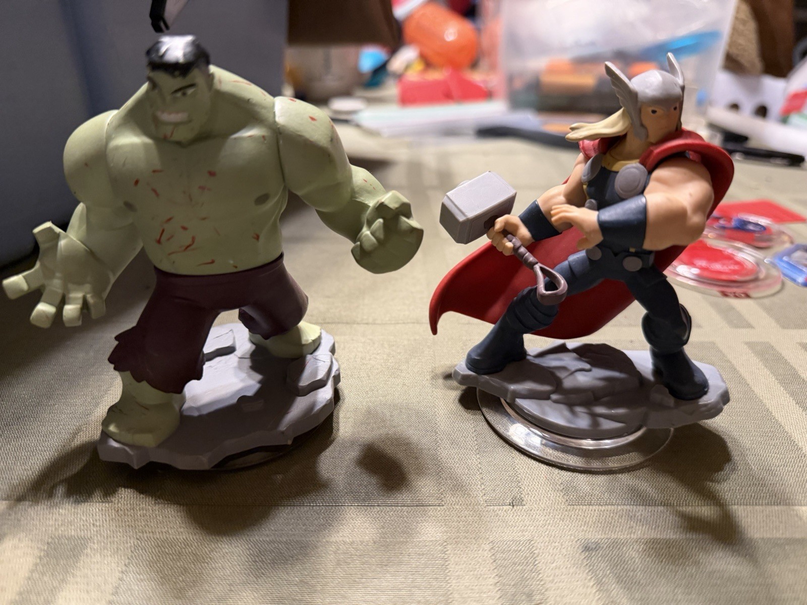 Disney Infinity 2.0 Marvel Lot Hulk Thor Venom Captain America Groot + 7 Power D