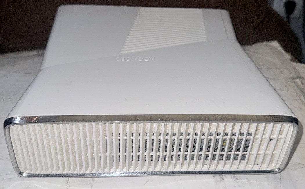 Microsoft Xbox 360 S White Glossy Console ONLY Tested Working *NO HARD DRIVE*