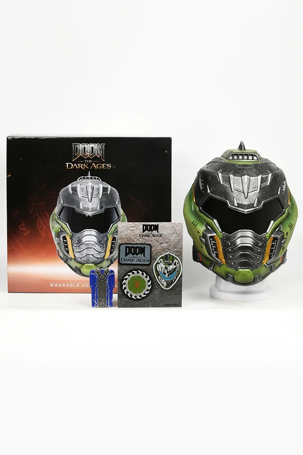 Doom: The Dark Ages Doom Slayer Wearable Helmet LED Bundle + Keycard x3 Patches