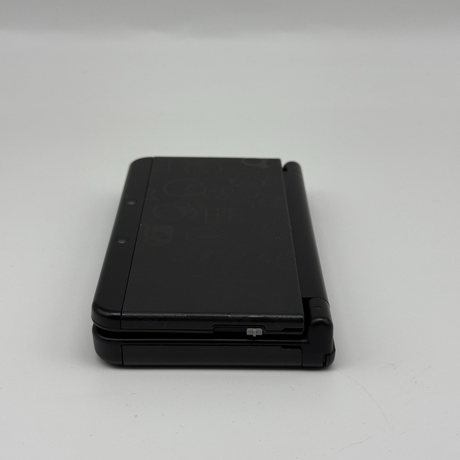 “new” Nintendo 3DS Super Mario Black Special Edition Console w/Charger – Tested