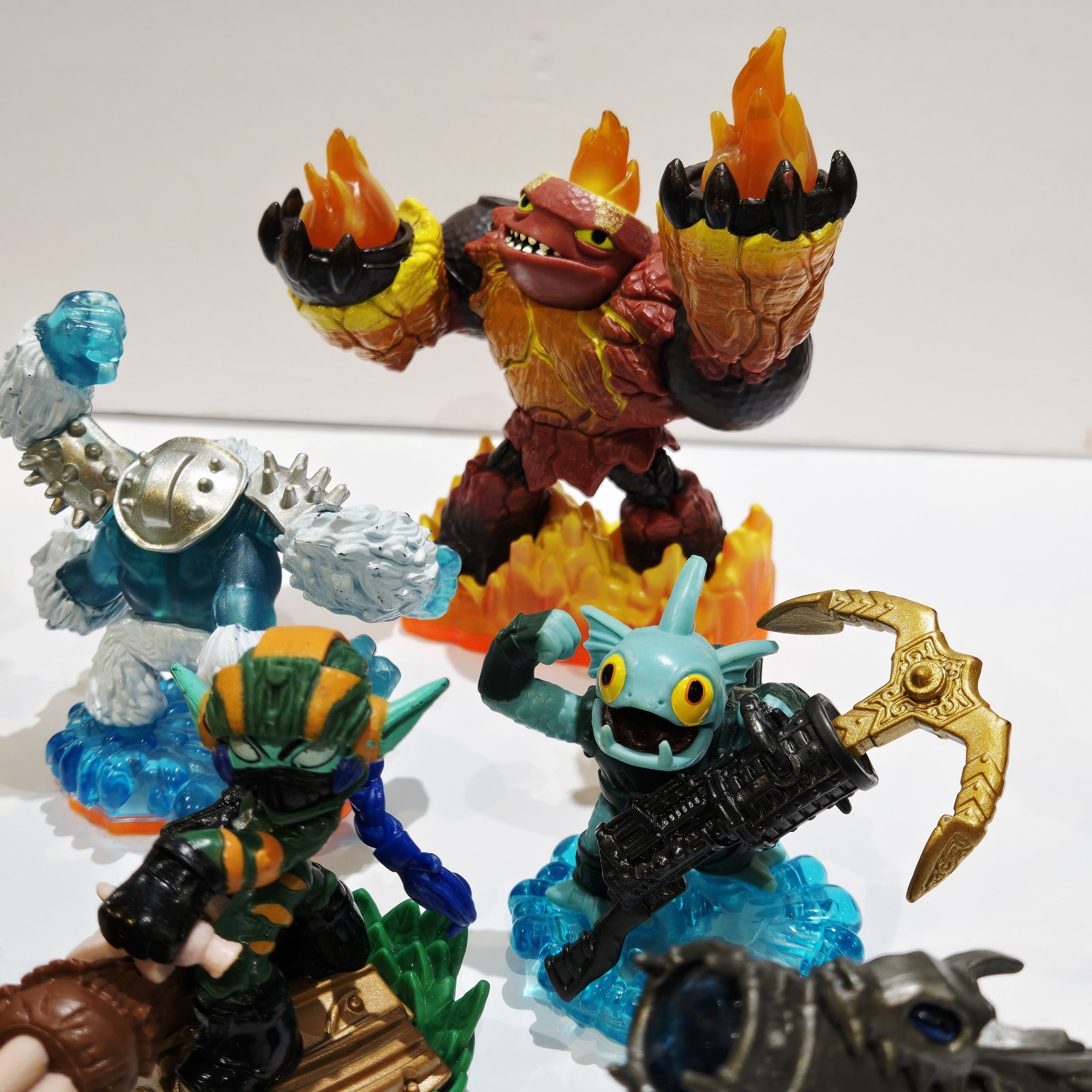 Skylanders Spyro’s Adventure & Giants Variety Lot Of 24 Figures Orange Blue Base