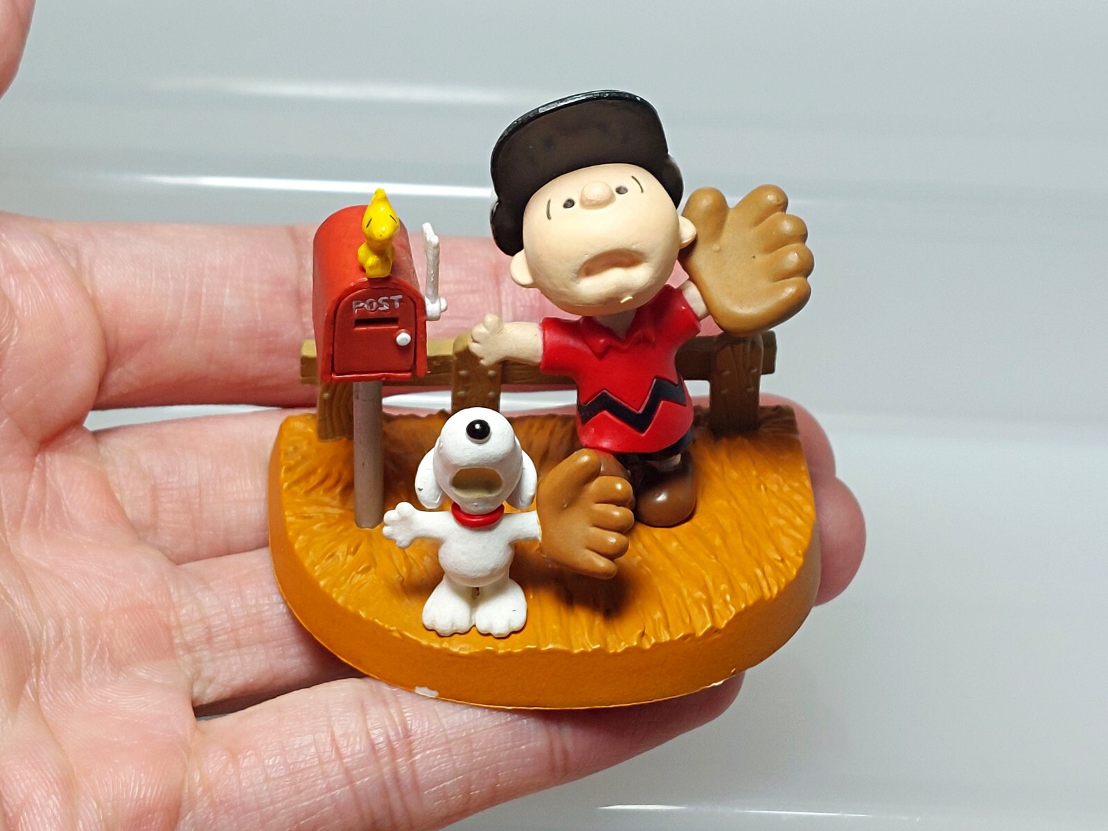 PEANUTS World of Snoopy CATCH (Special Color Ver) Figure Takara 1.8in