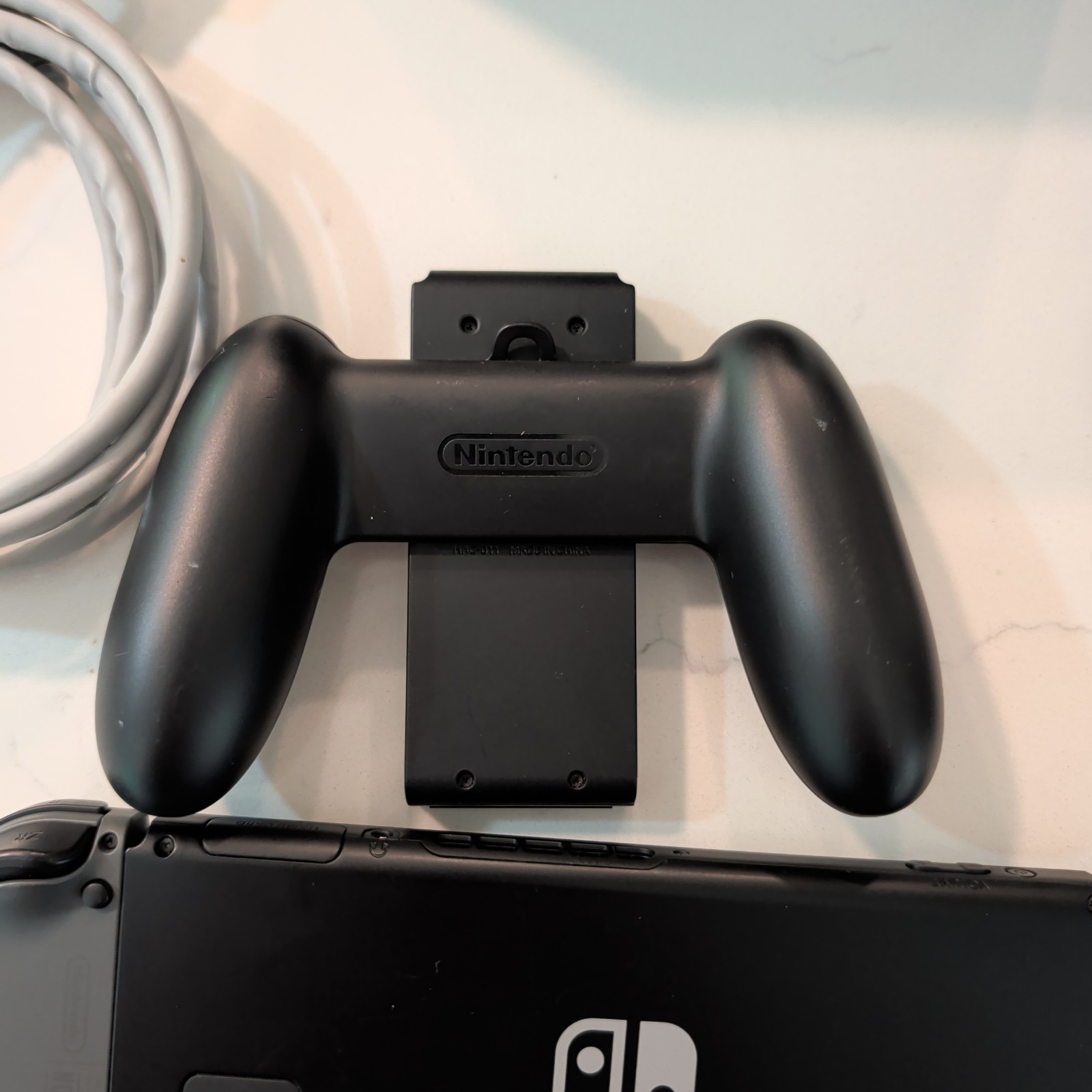 Nintendo Switch 32GB Console with Gray Joy‑Cons – Working – w/ OEM Cords