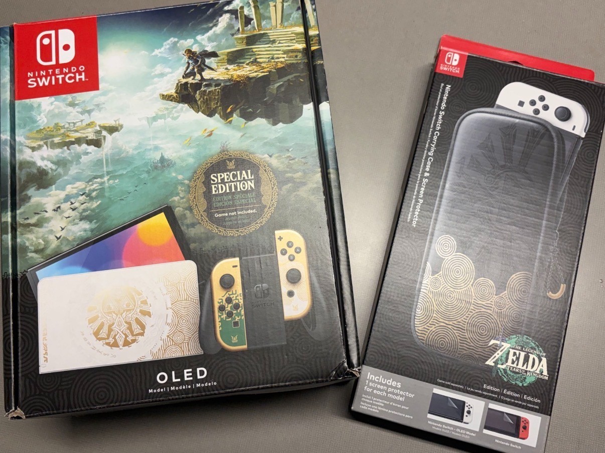 Nintendo Switch OLED Zelda TOTK Tears of Kingdom Special Edition Console CIB