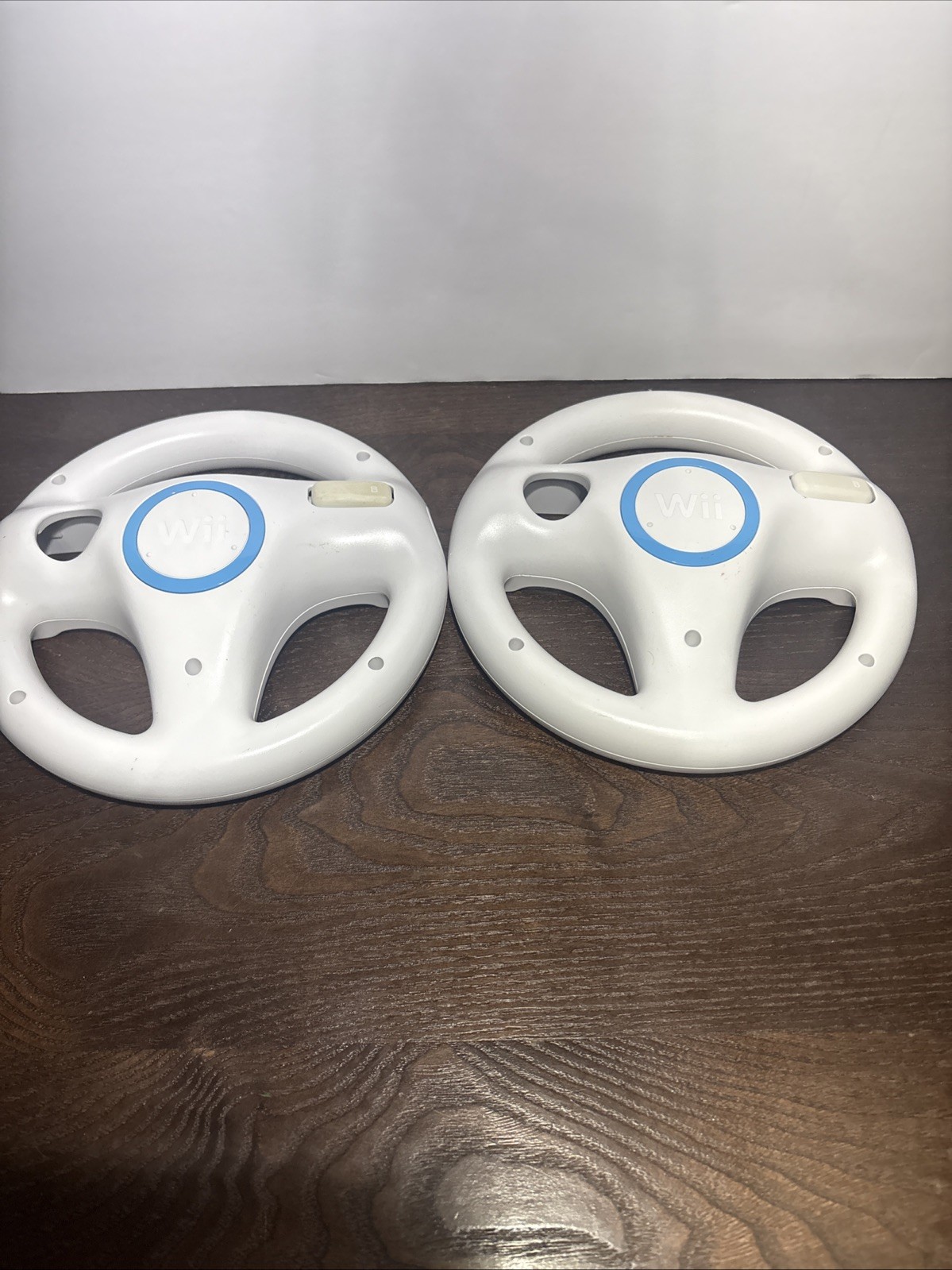 Set of 2 OEM GENUINE NINTENDO WHITE WII WII U MARIO KART STEERING WHEEL RVL-024