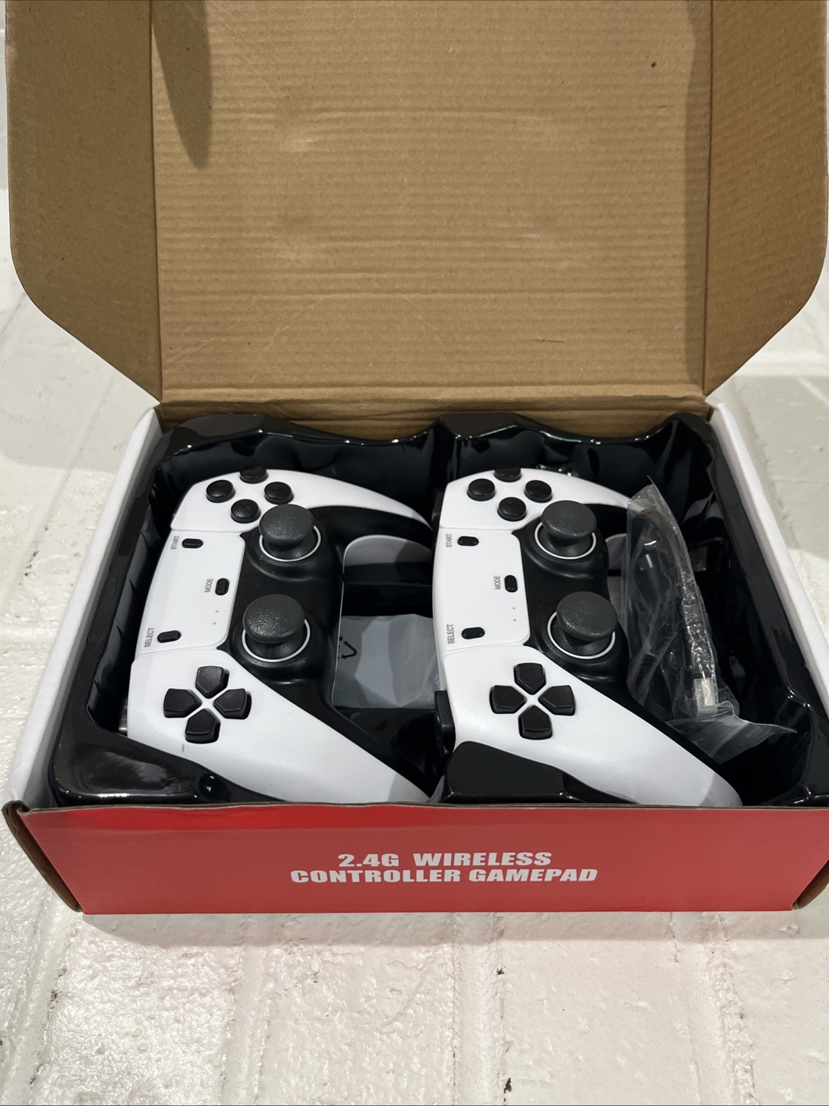 NEW In Box!! 2.4g wireless controller gamepad