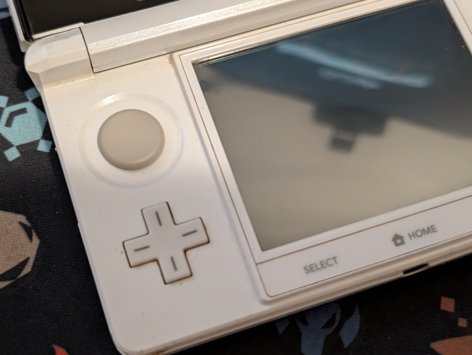 Nintendo 3DS Ice White Region Free Console w/ Charger & Stylus E201