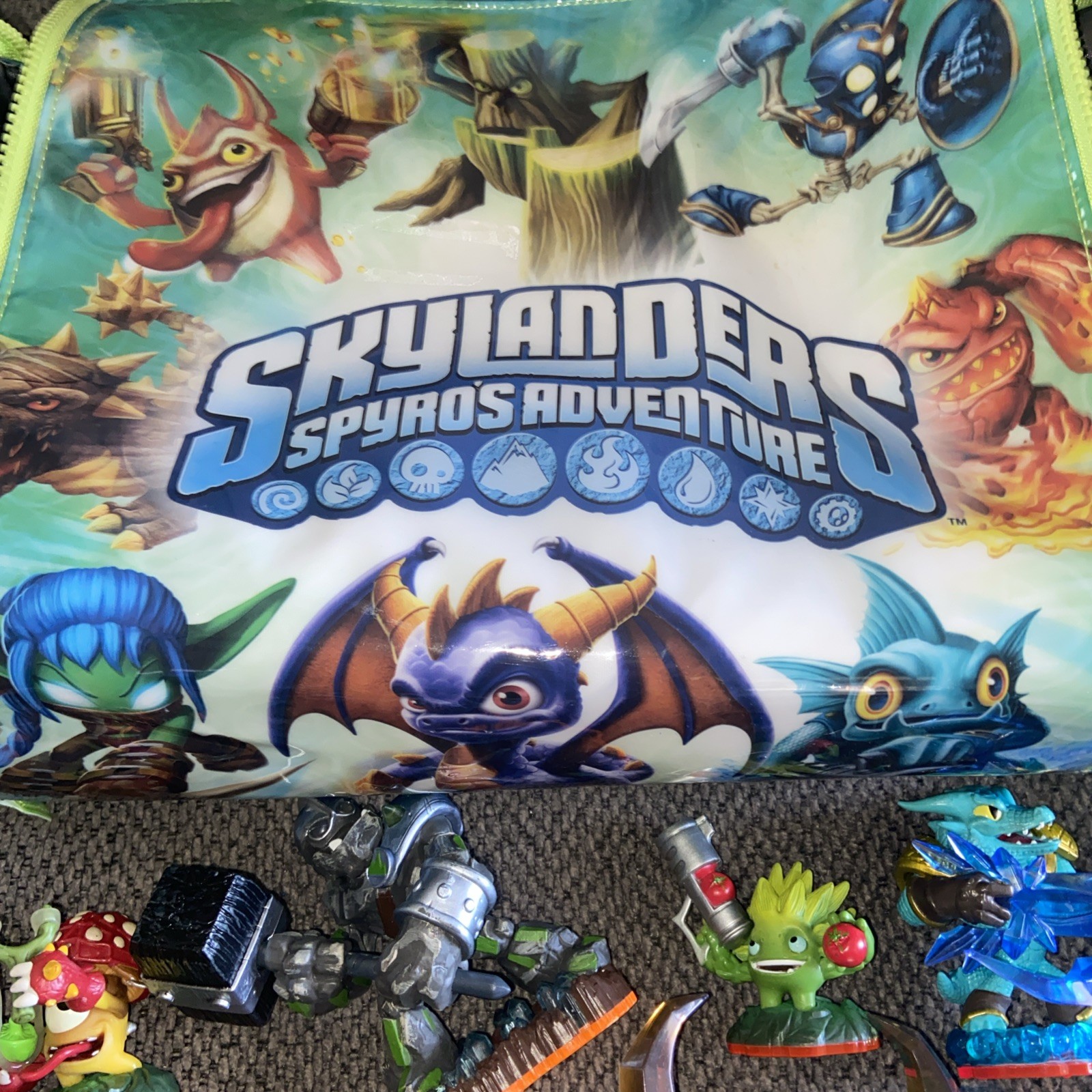Skylanders Lot – 27 Figures Portal & Bag