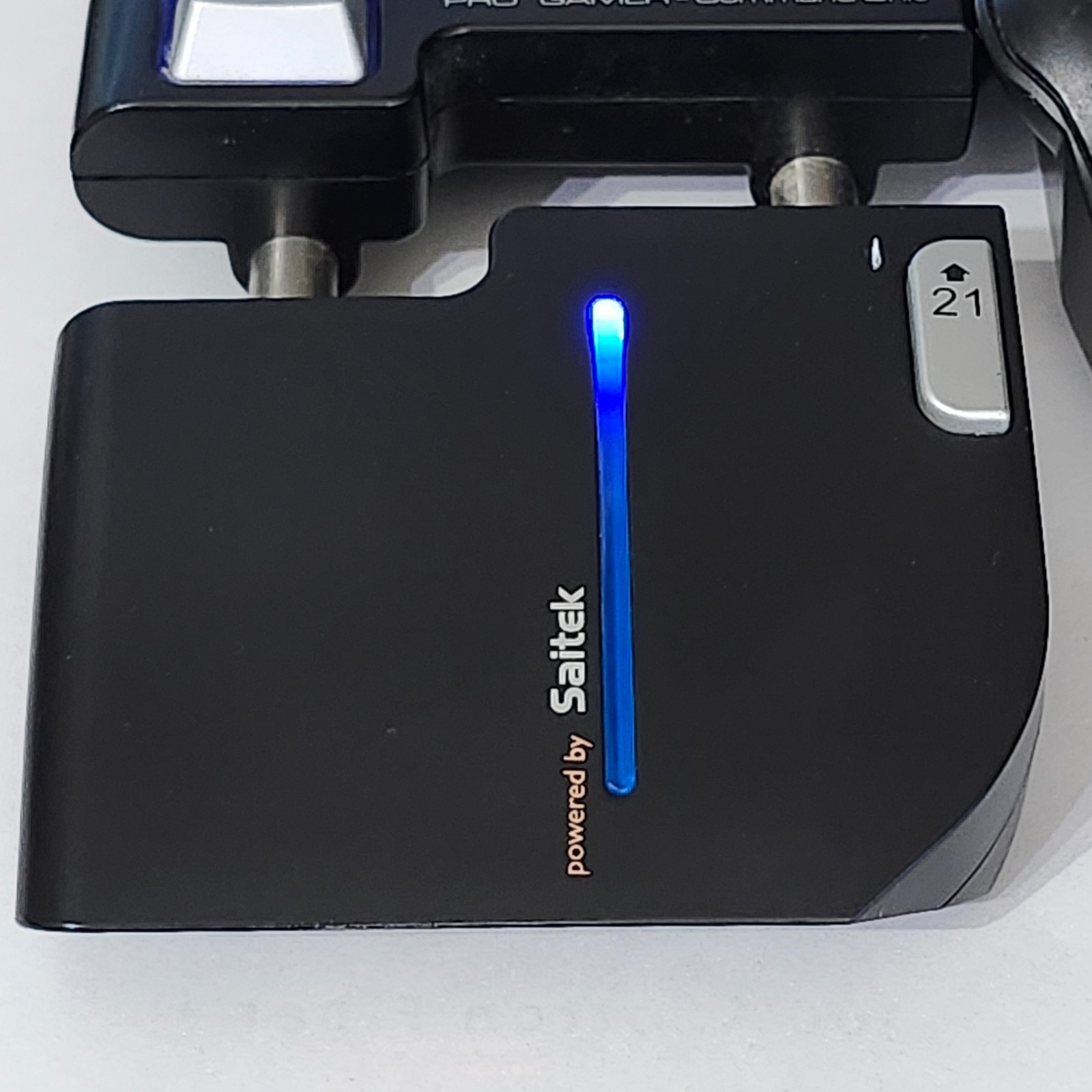 Saitek Left-Handed Pad Pro Gamer Command Unit PZ31A USB 2.0 21 Button No CD-ROM